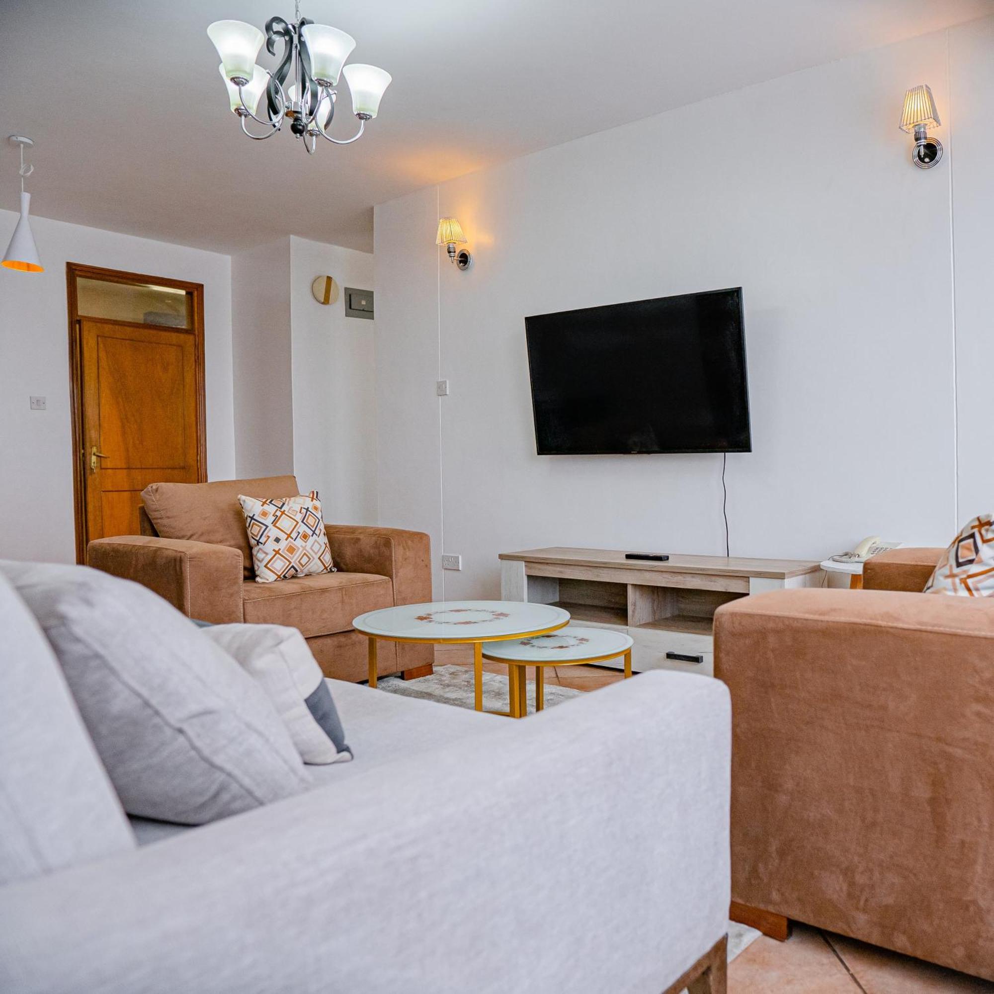 Apartment Spacious 2br In Westlands Near Sarit Centre *