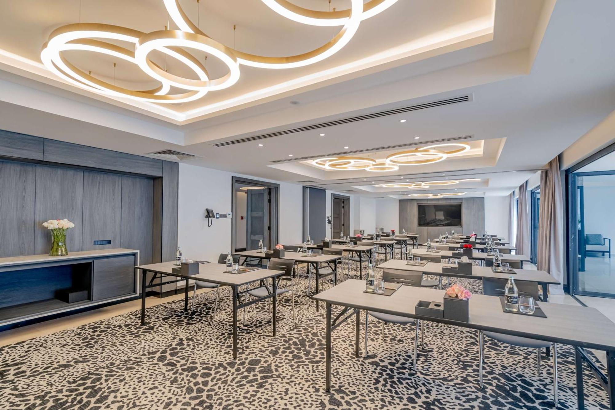 Kwetu Nairobi, Curio Collection By Hilton 5* Nairobi