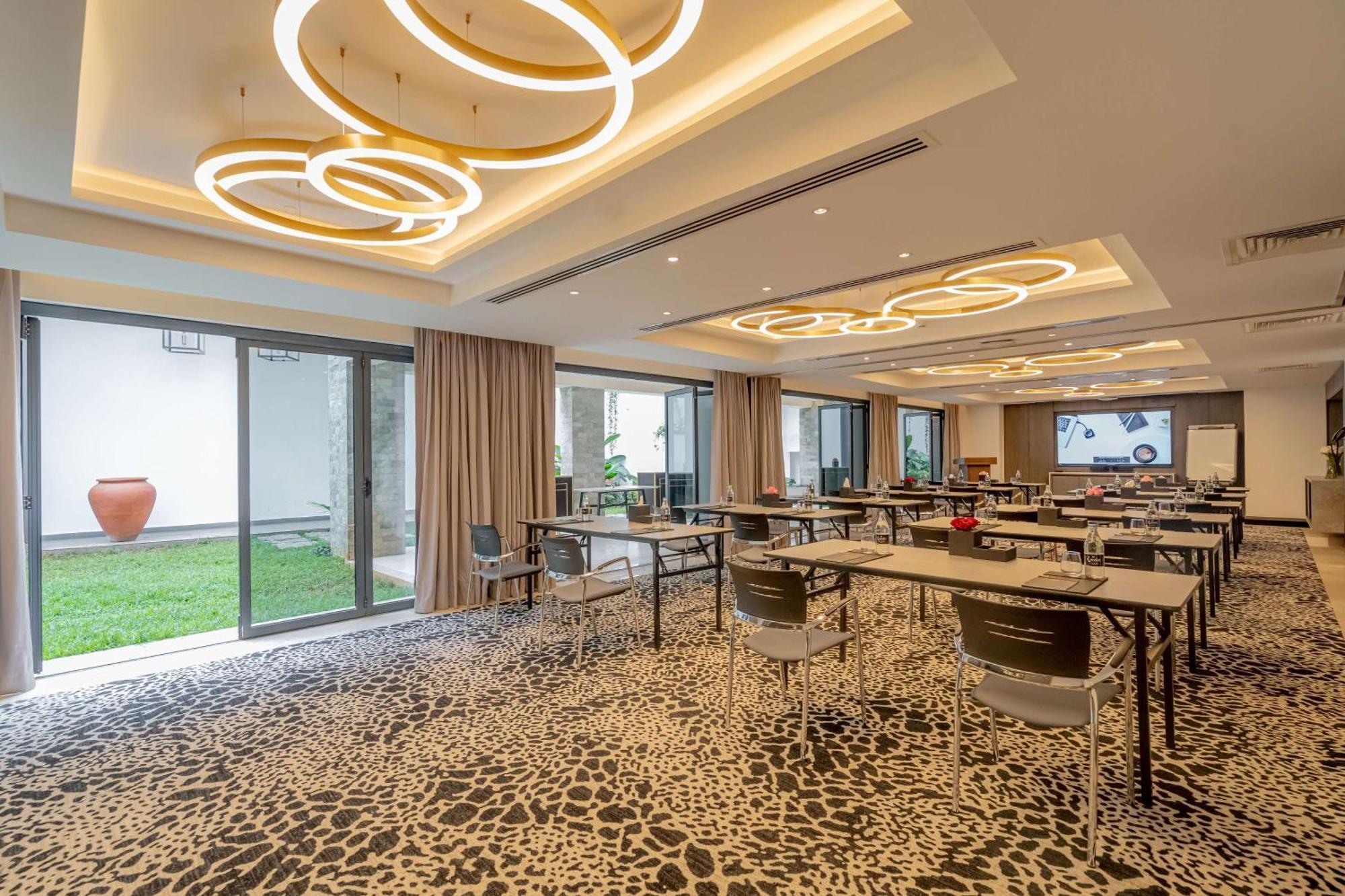 Kwetu Nairobi, Curio Collection By Hilton