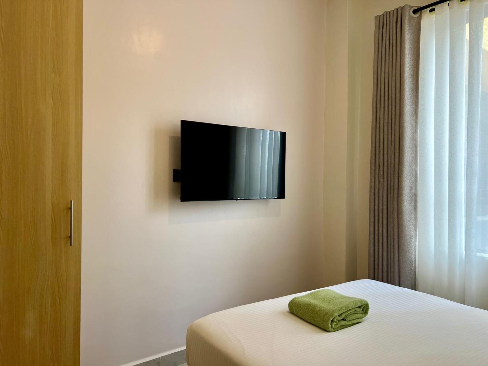 Adana Pods