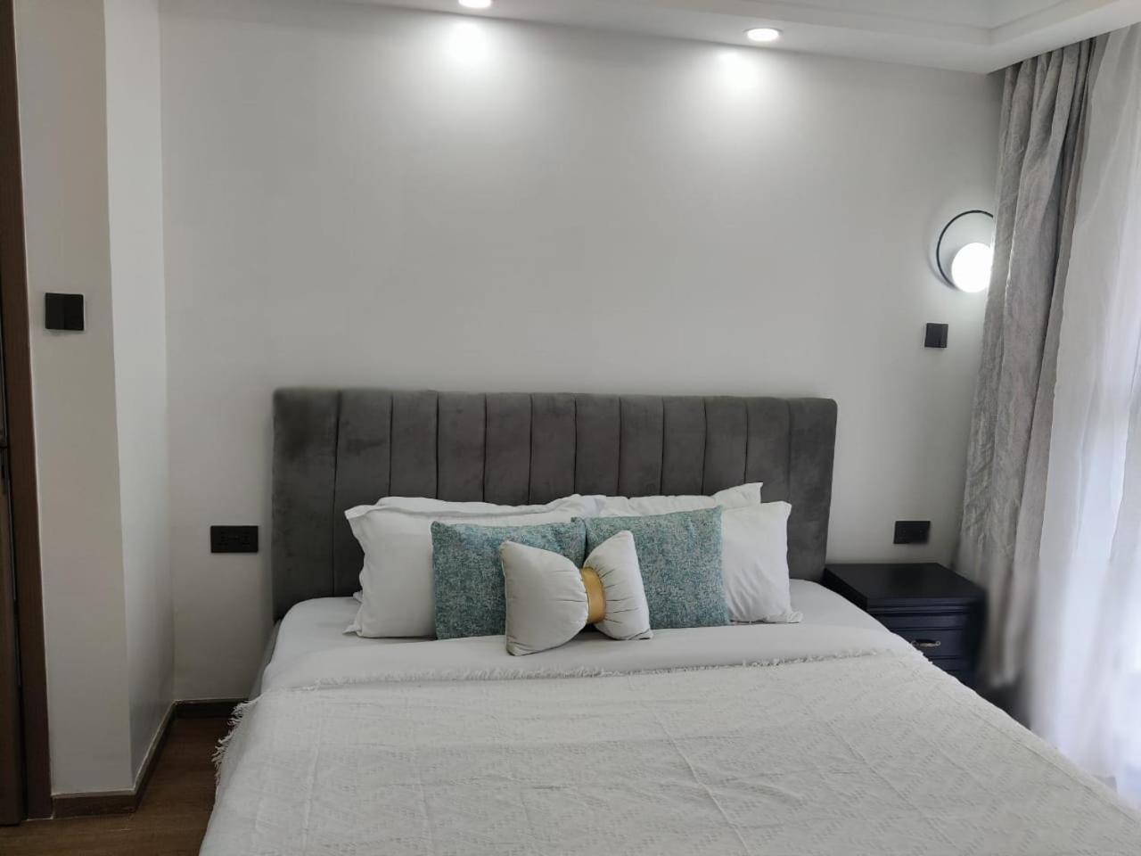 Executive Elegant Wanderers Rest Three Bedroom With Amazing Views, Swimming Pool ,gym And Private Ample Parking Space Which Offers Not Only Comfortable But Also Luxurious Lifestyle Nairobi