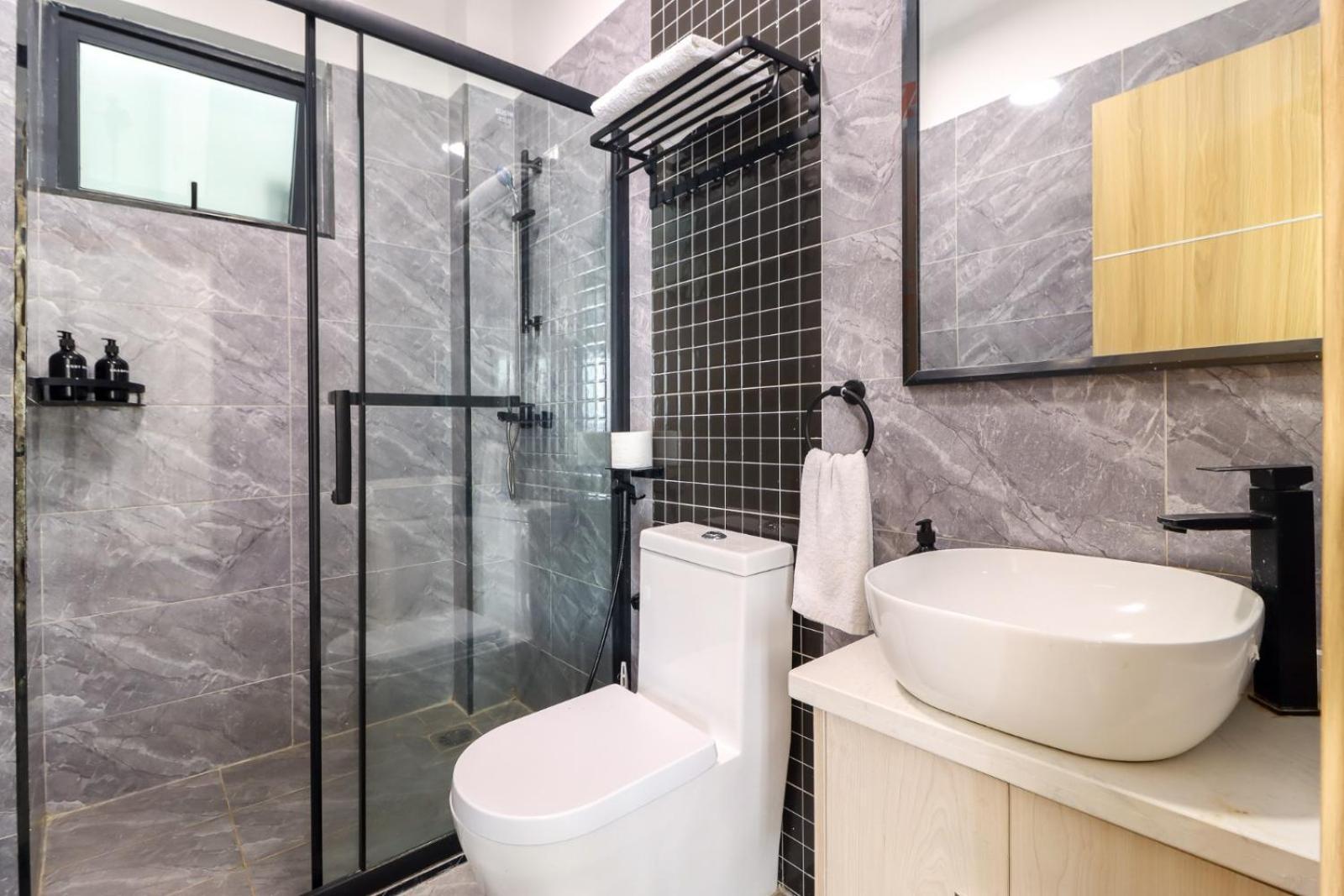 Executive Elegant Wanderers Rest Three Bedroom With Amazing Views, Swimming Pool ,gym And Private Ample Parking Space Which Offers Not Only Comfortable But Also Luxurious Lifestyle Apartment