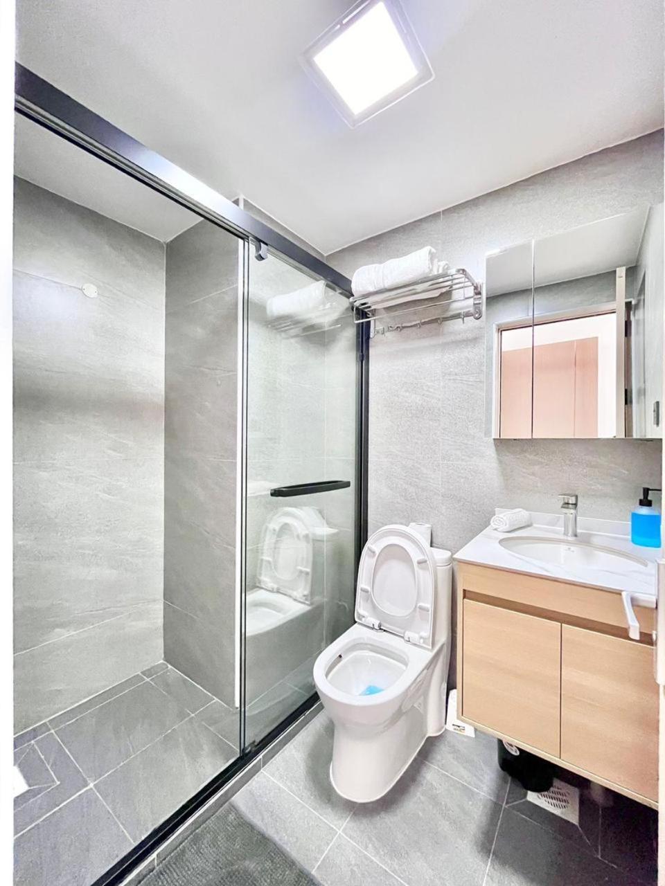 Executive Elegant Wanderers Rest Three Bedroom With Amazing Views, Swimming Pool ,gym And Private Ample Parking Space Which Offers Not Only Comfortable But Also Luxurious Lifestyle Apartment Nairobi