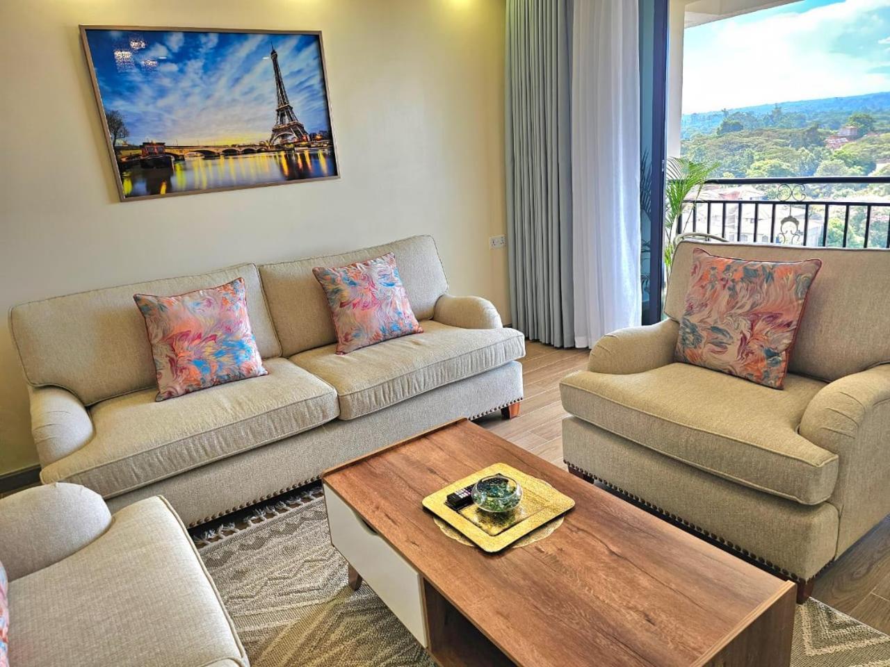 The Comfort Executive Loft With Amazin Breathtaking Views ,heated Swimming Pool,gym And Rooftop Chill Spot With Offers Breathtaking Views ,private Ample Parking Space With Designated Child Playground Area Apartment