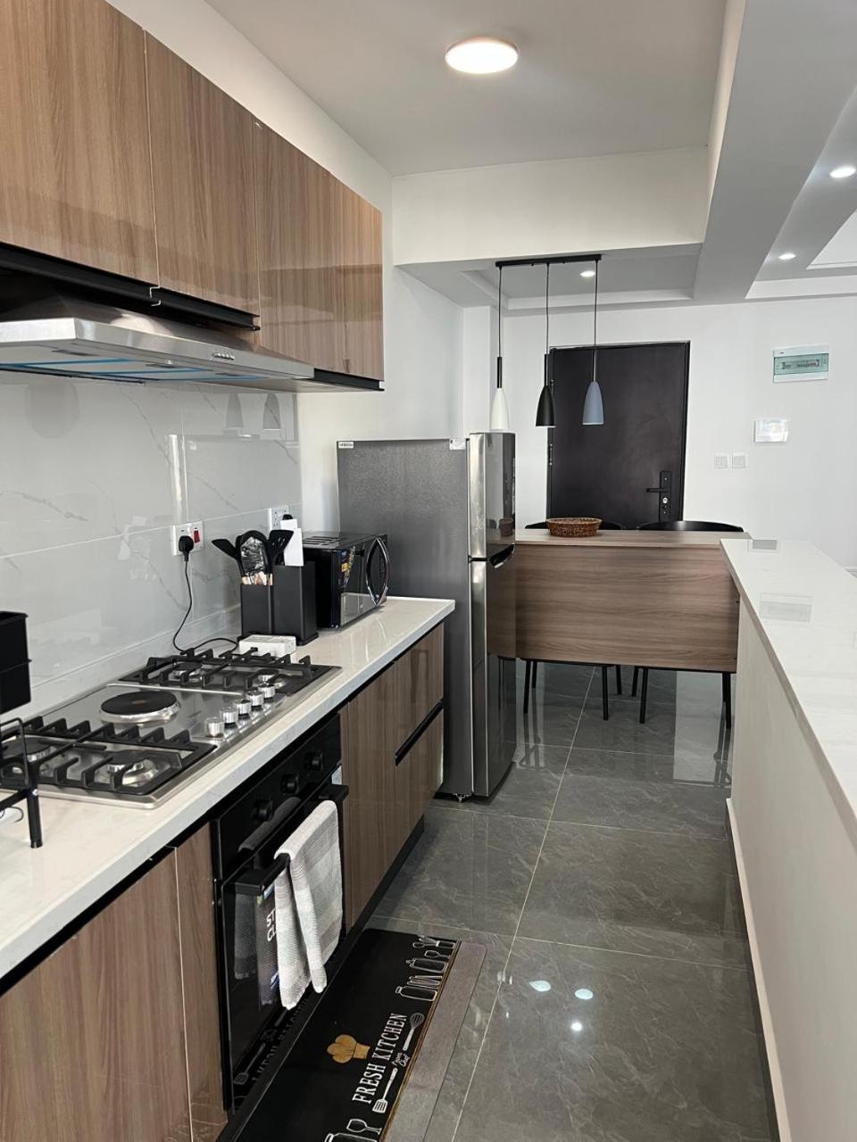 Apartment Modern Furnished 2-bedroom *