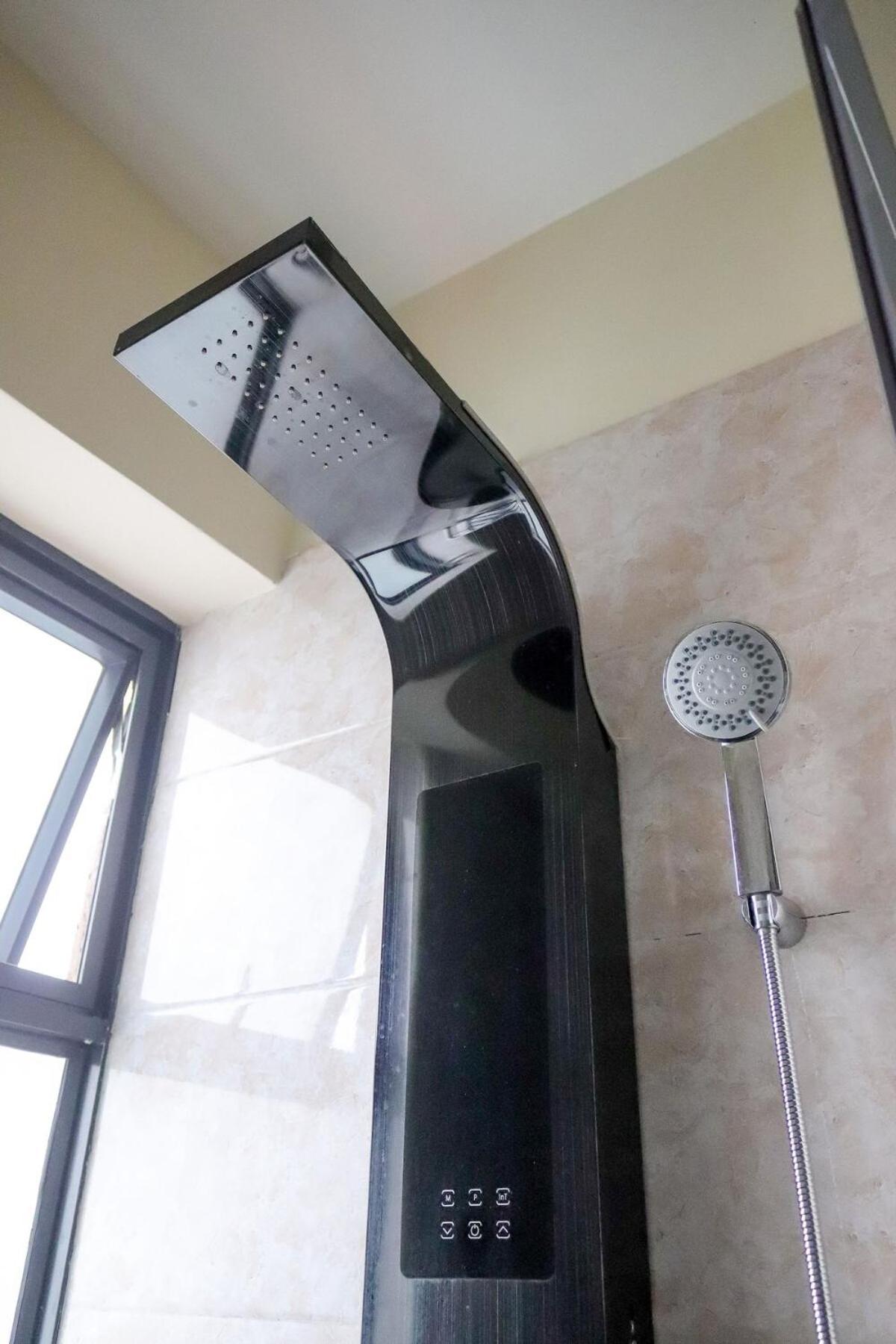 2 Bedroom Westlands Views Apartment *