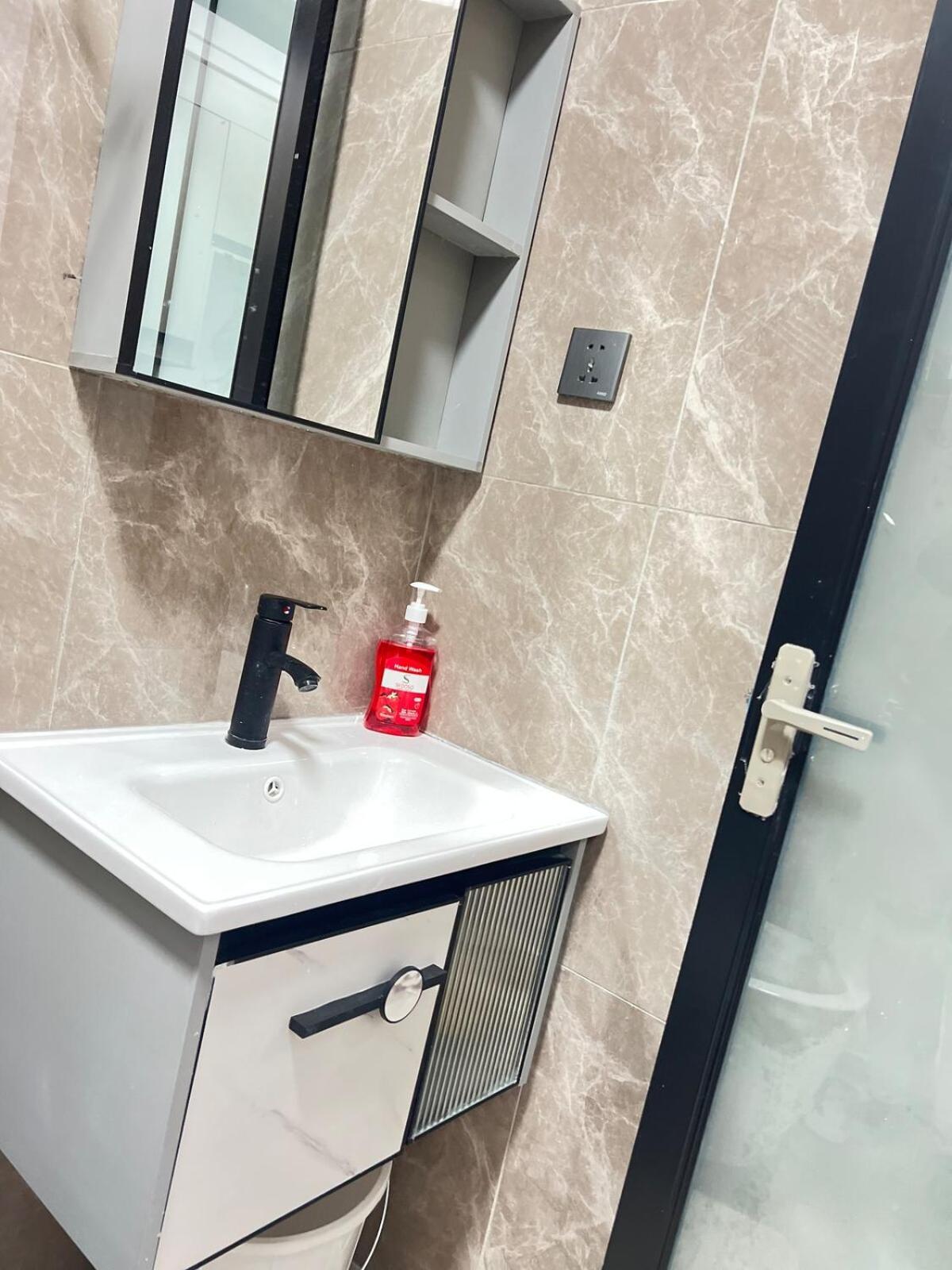 Phares - Kilimani, Padmore Apartment Nairobi