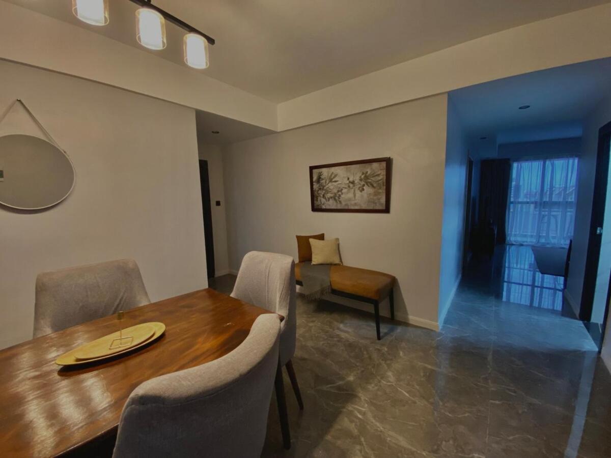 Apartment Stylish Urban Escape *
