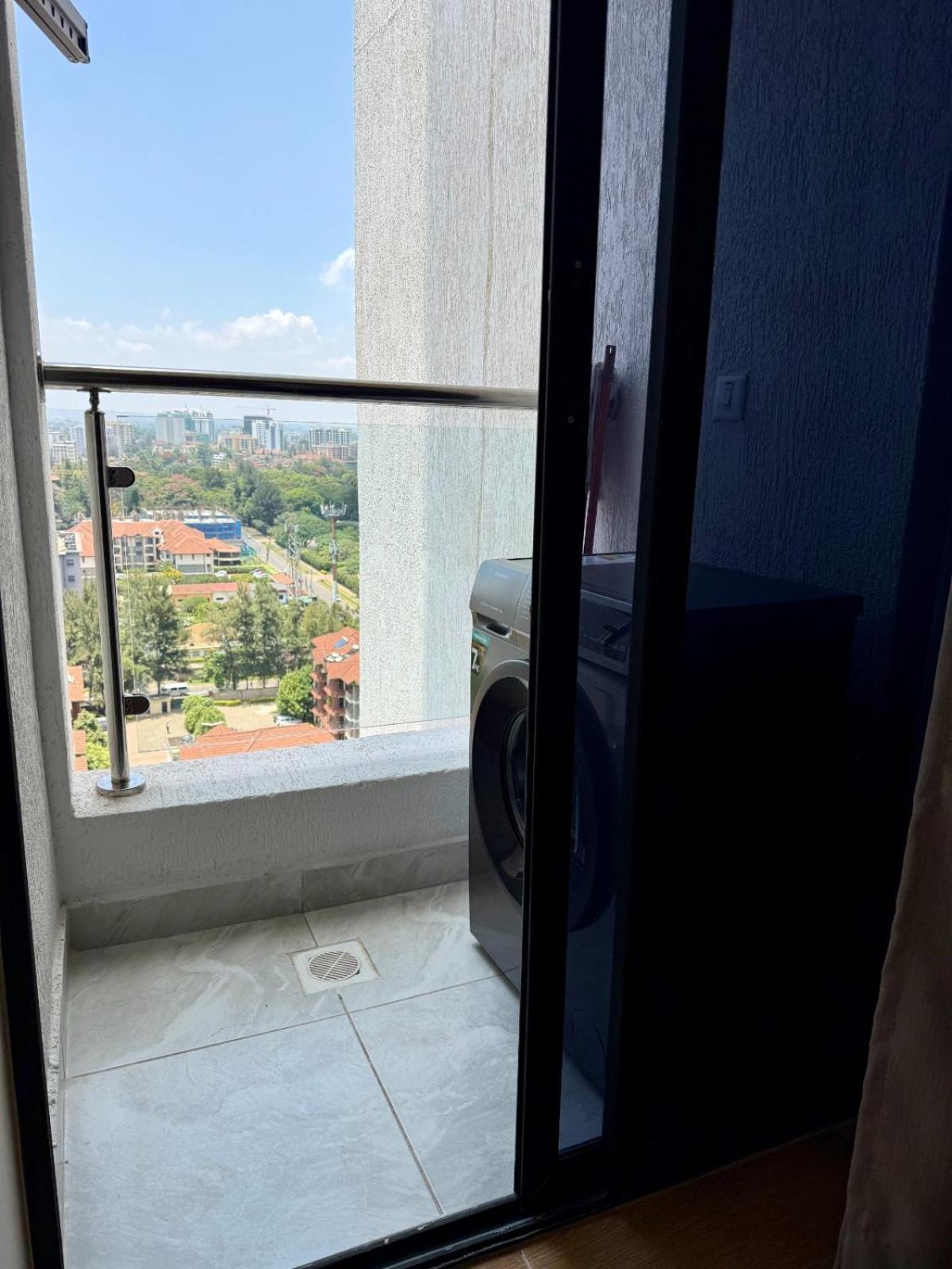 Wilma Towers & One Bedroom Apartment, Swimming Pool, Gym, Sauna,steam Workspace ,wonderiss Homes Kilimani Living * Nairobi