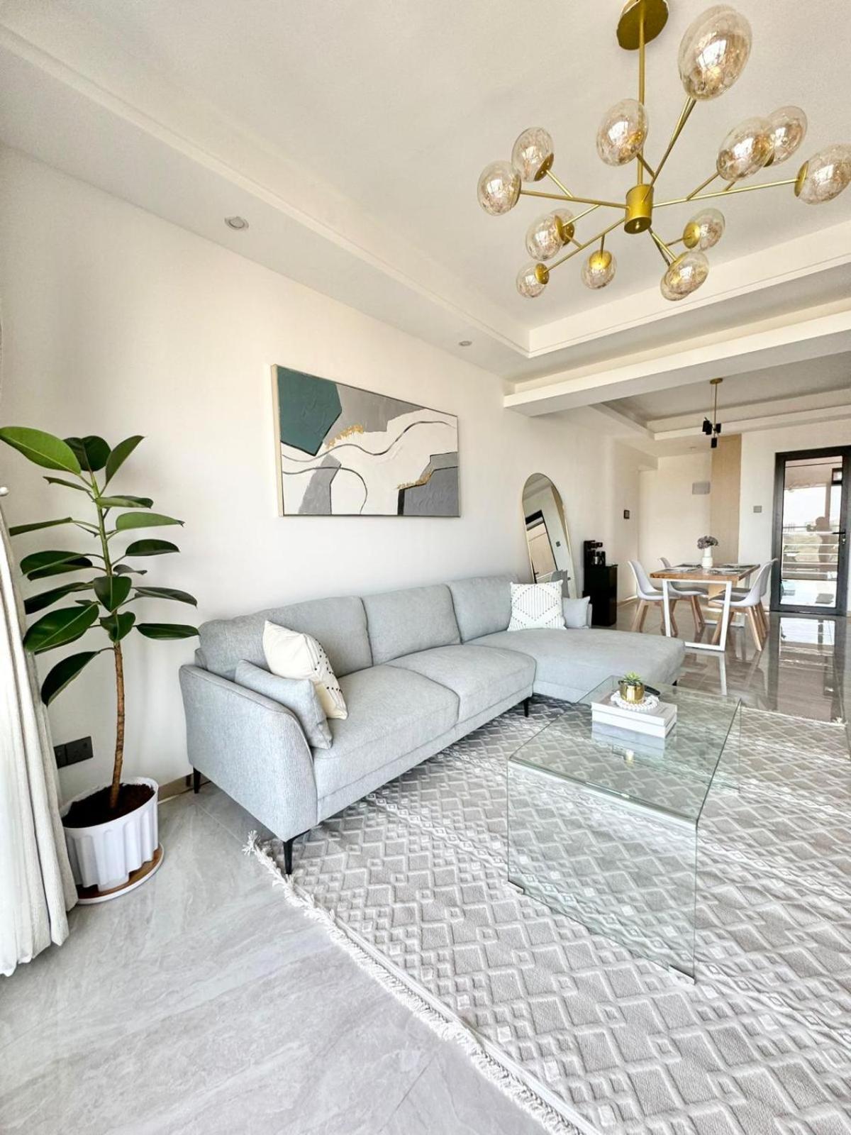 Leshwa Apartment, Othaya Road *