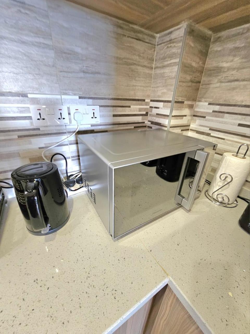 Elegant Urban Escape With Heated Swimming Pool, Fully Equipped Gym,children Playing Ground,amazing Views And Private Parking Space Apartment Nairobi