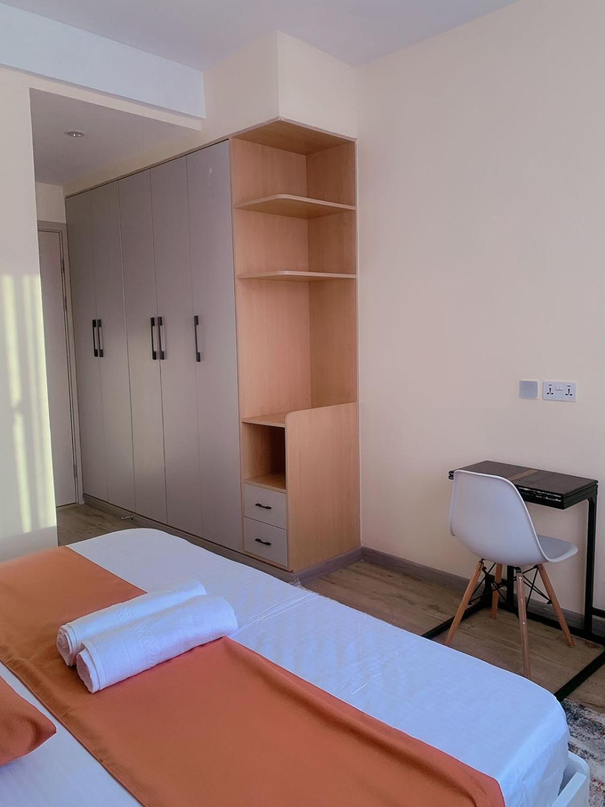 Newly Furnished With Swimming Pool, Fully Equipped Gym, Private Parking Space,children Playground And Unbeatable Scenic Views Apartment
