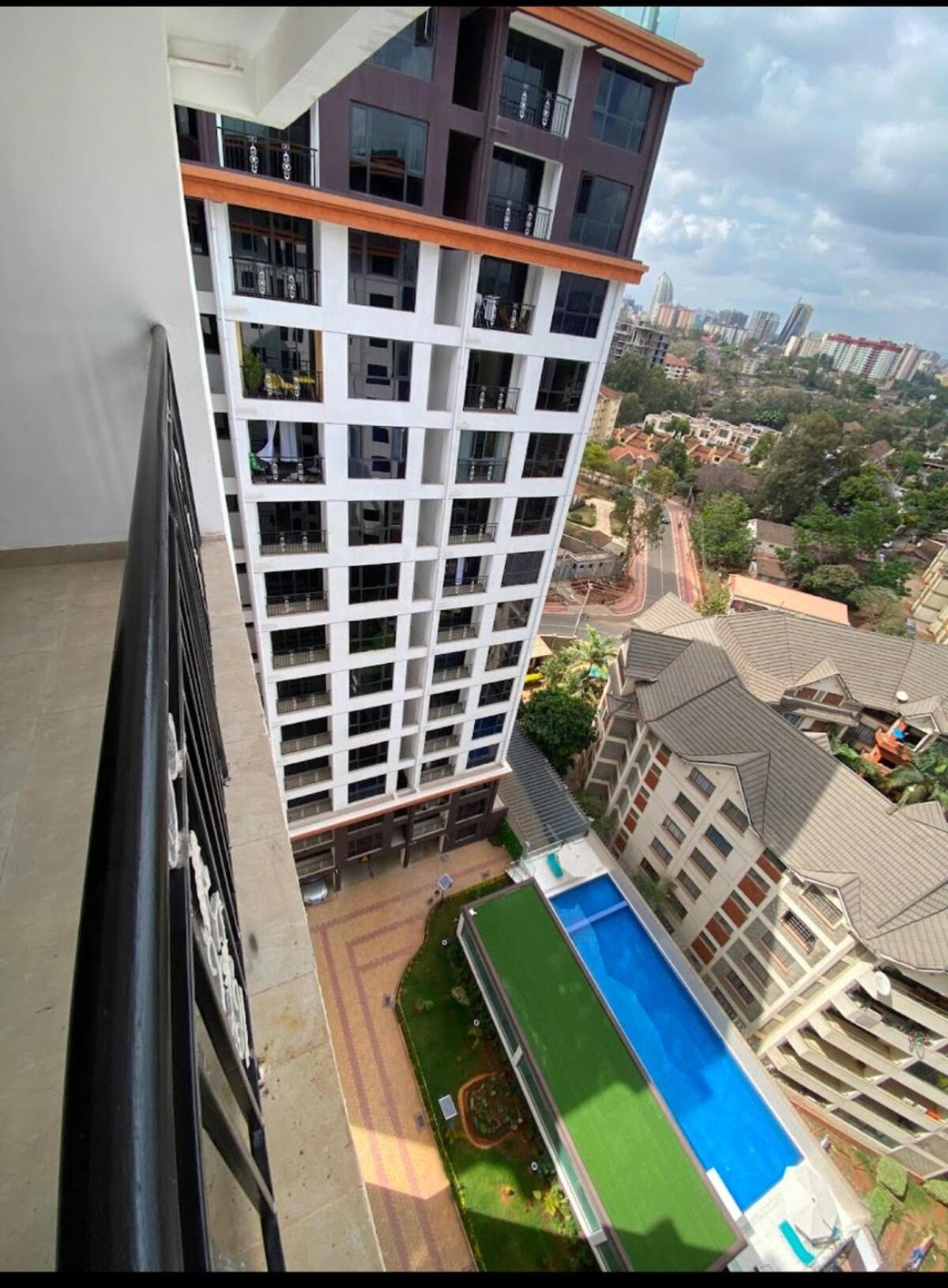 Hidden Treasure Two Bedroom In Kilimani Apartment