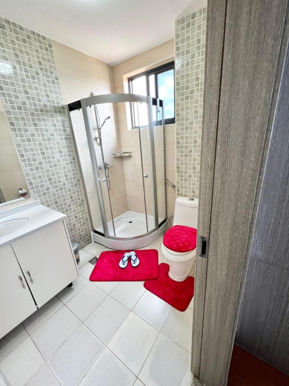 Apartment Charming Urban Retreat With Private Parking,fully Equipped Gym ,children Playing Ground And Unbeatable Views *
