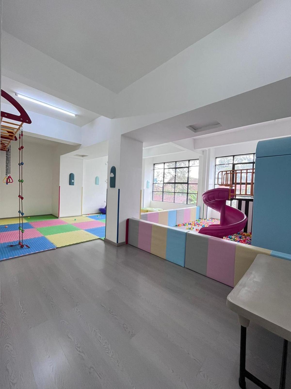 Charming Urban Retreat With Private Parking,fully Equipped Gym ,children Playing Ground And Unbeatable Views * Nairobi