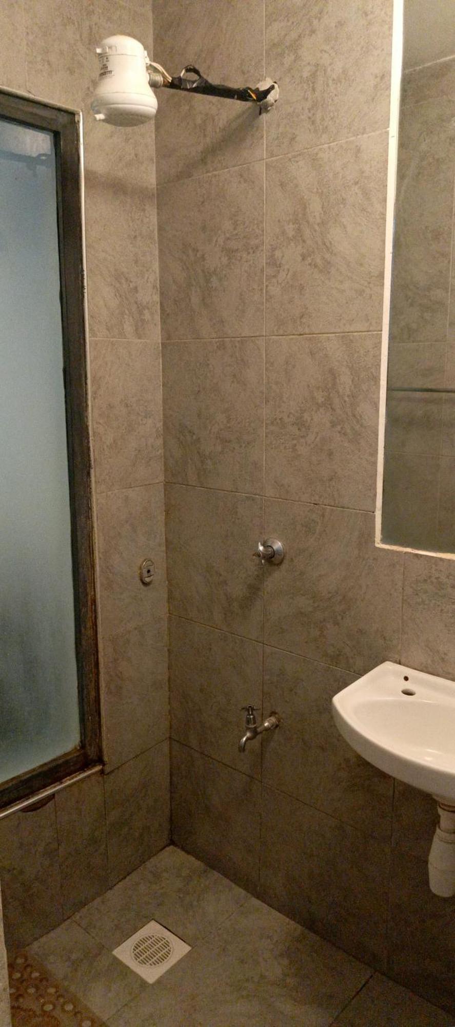 Rew Apartment *