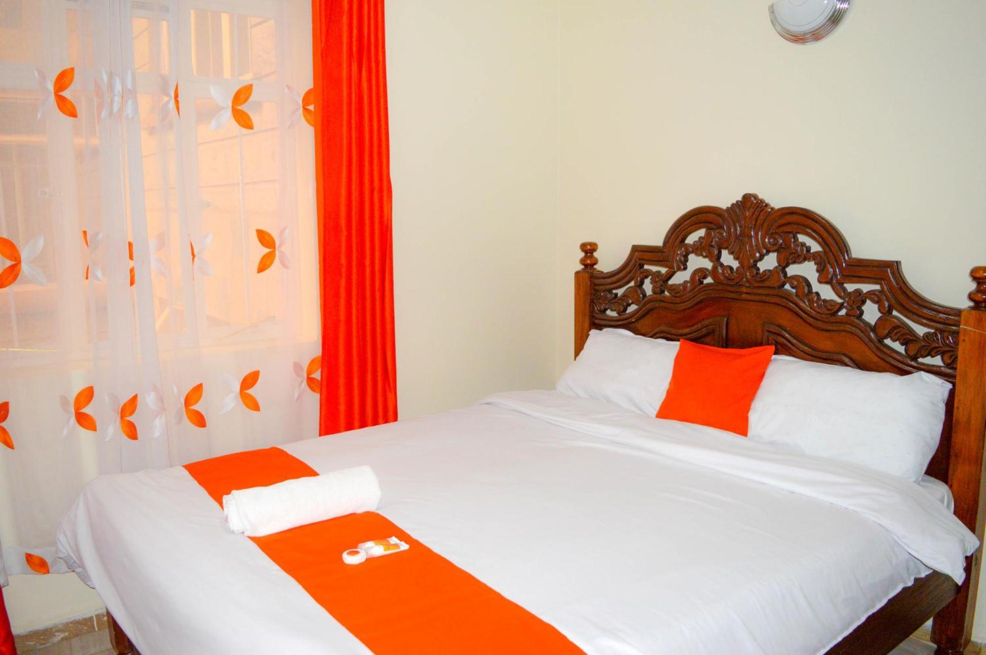 Roma - Charming 2br Ensuite Opp Garden Mall *