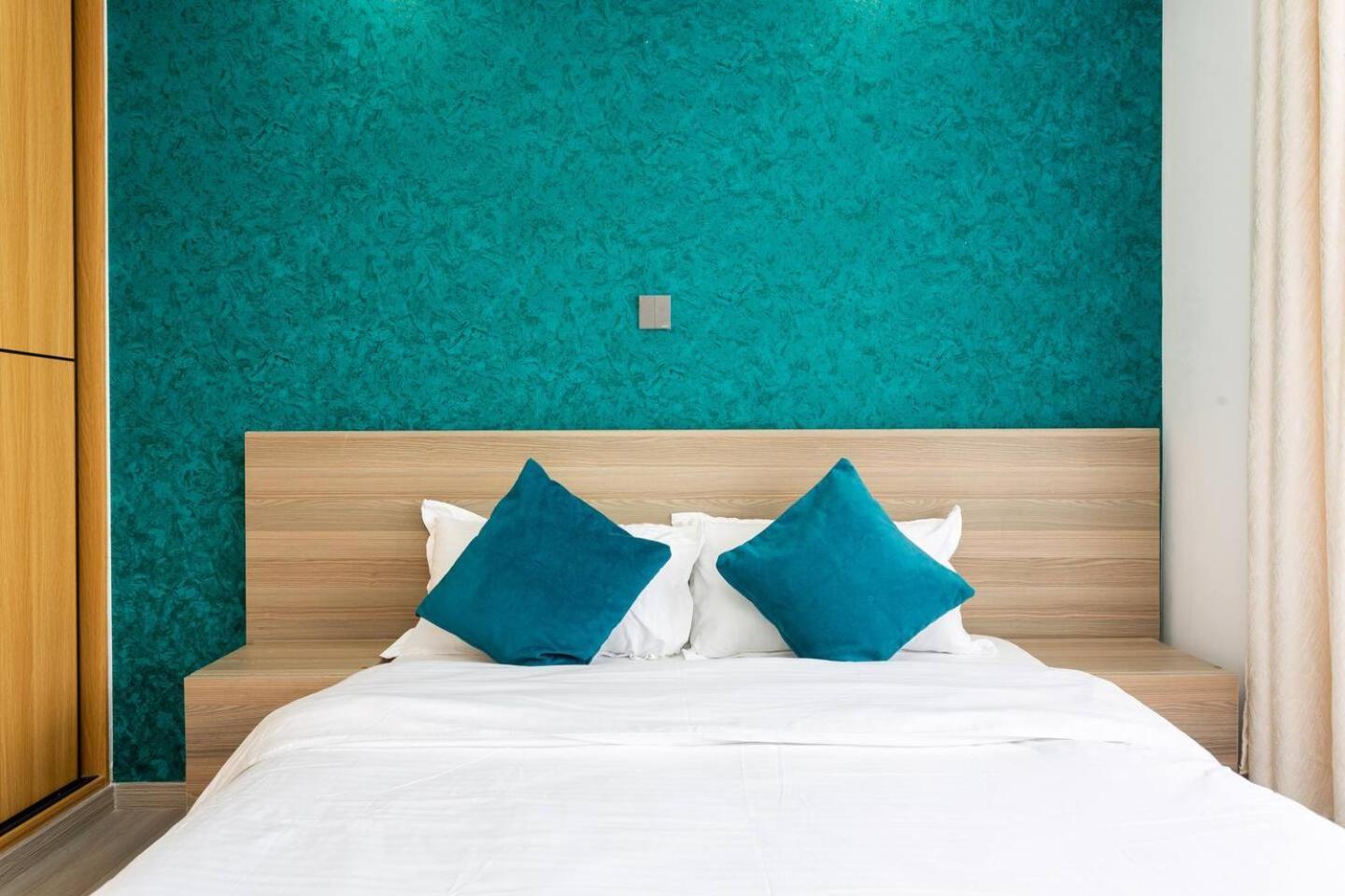 Apartment Modern, Stylish High-rise Skyline - 2 Bd