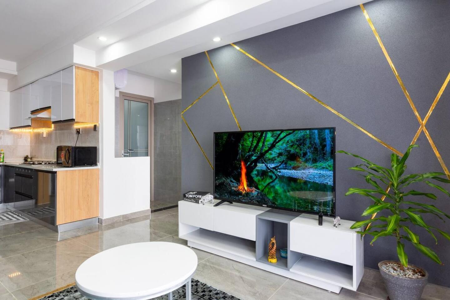 Modern, Stylish High-rise Skyline - 2 Bd Apartment Nairobi