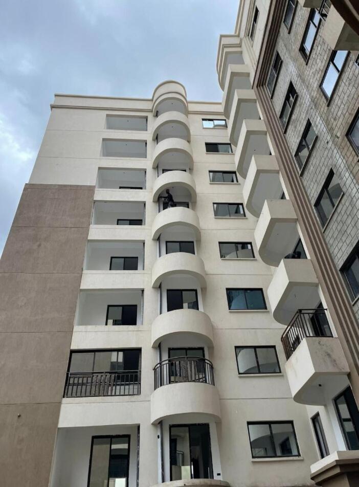 Apartment Cozy With Balcony 15min From Jkia And Sgr Nairobi
