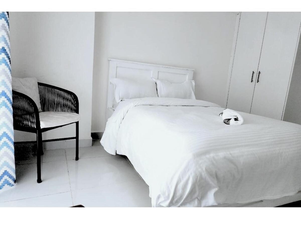 Cozy With Balcony 15min From Jkia And Sgr Apartment