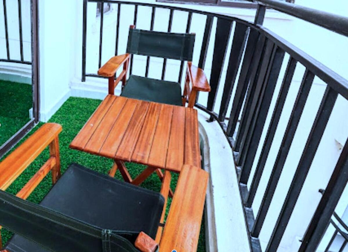 Cozy With Balcony 15min From Jkia And Sgr