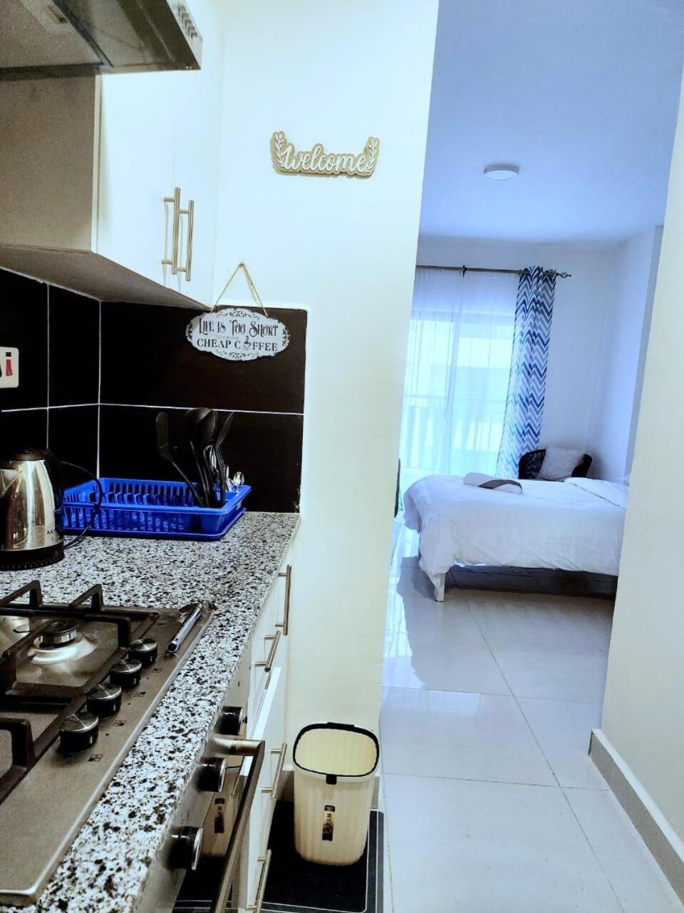 Apartment Cozy With Balcony 15min From Jkia And Sgr Nairobi