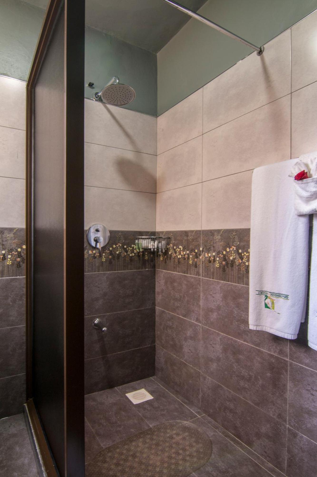 Modern & Comfortable In Kilimani Nairobi