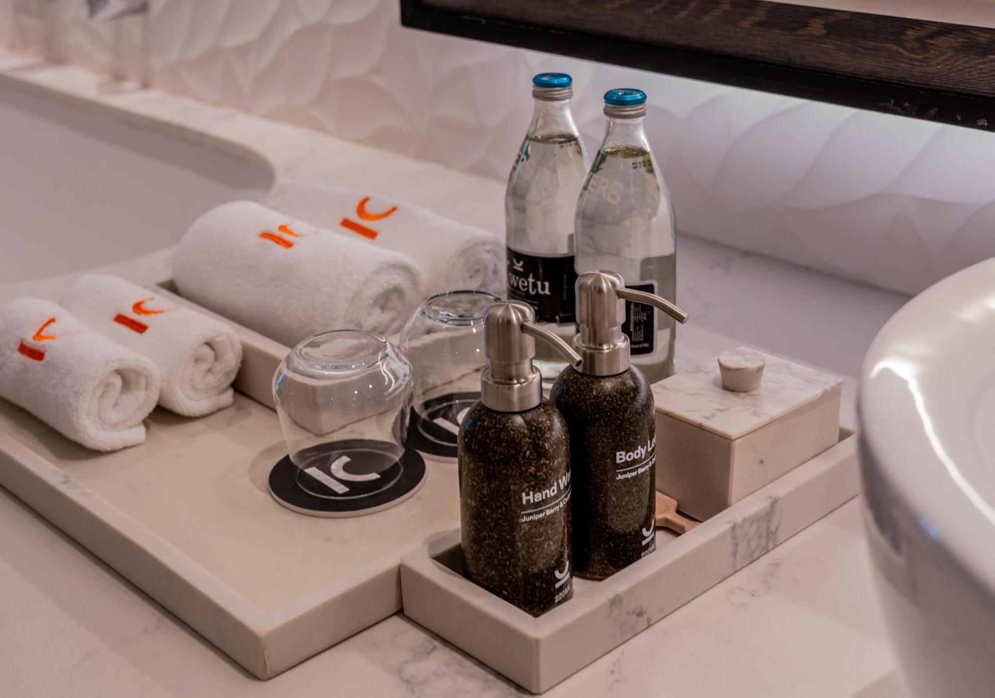 Kwetu Nairobi, Curio Collection By Hilton