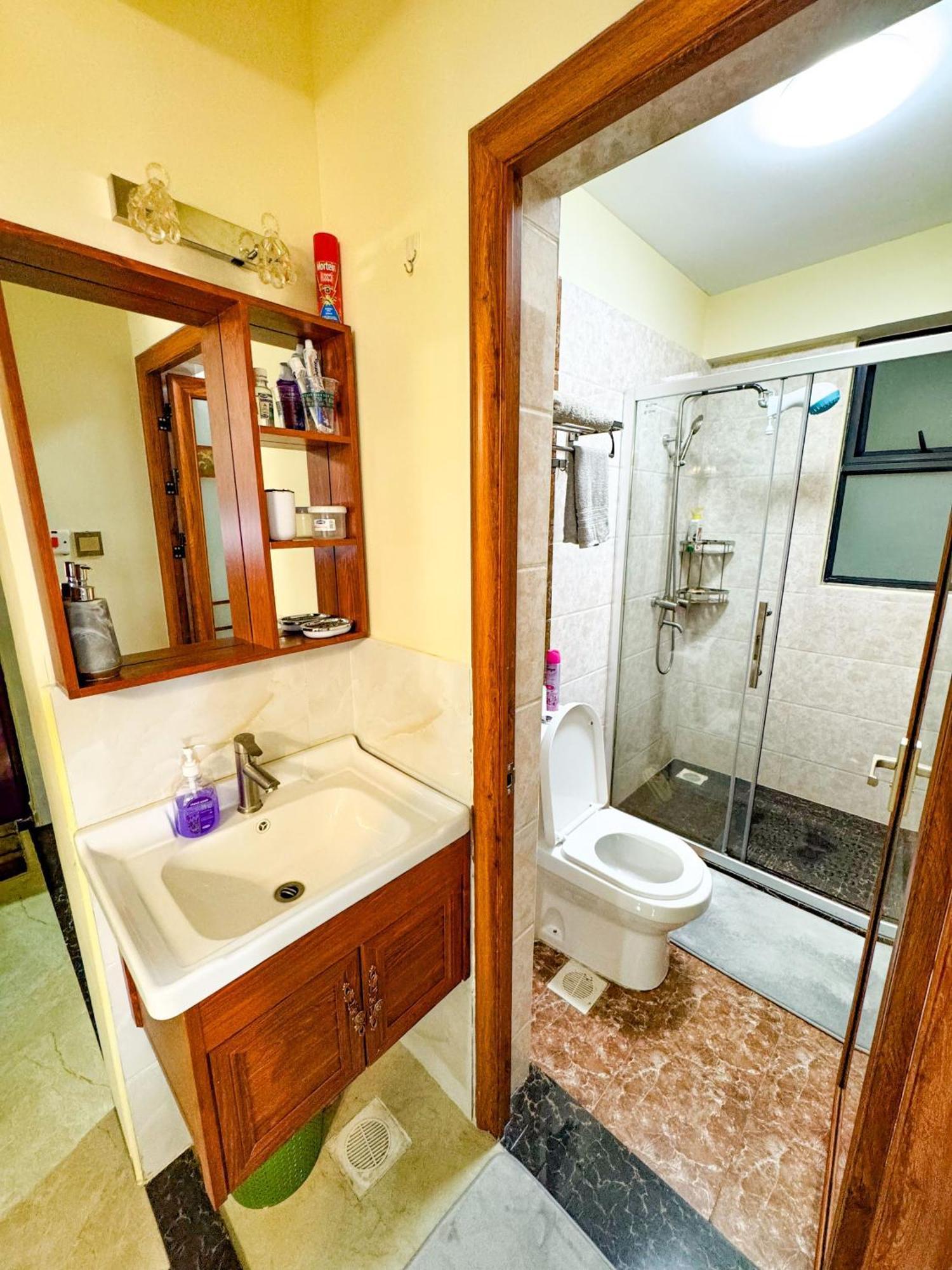 Cozy In Kilimani Close To Yaya Center Apartment *