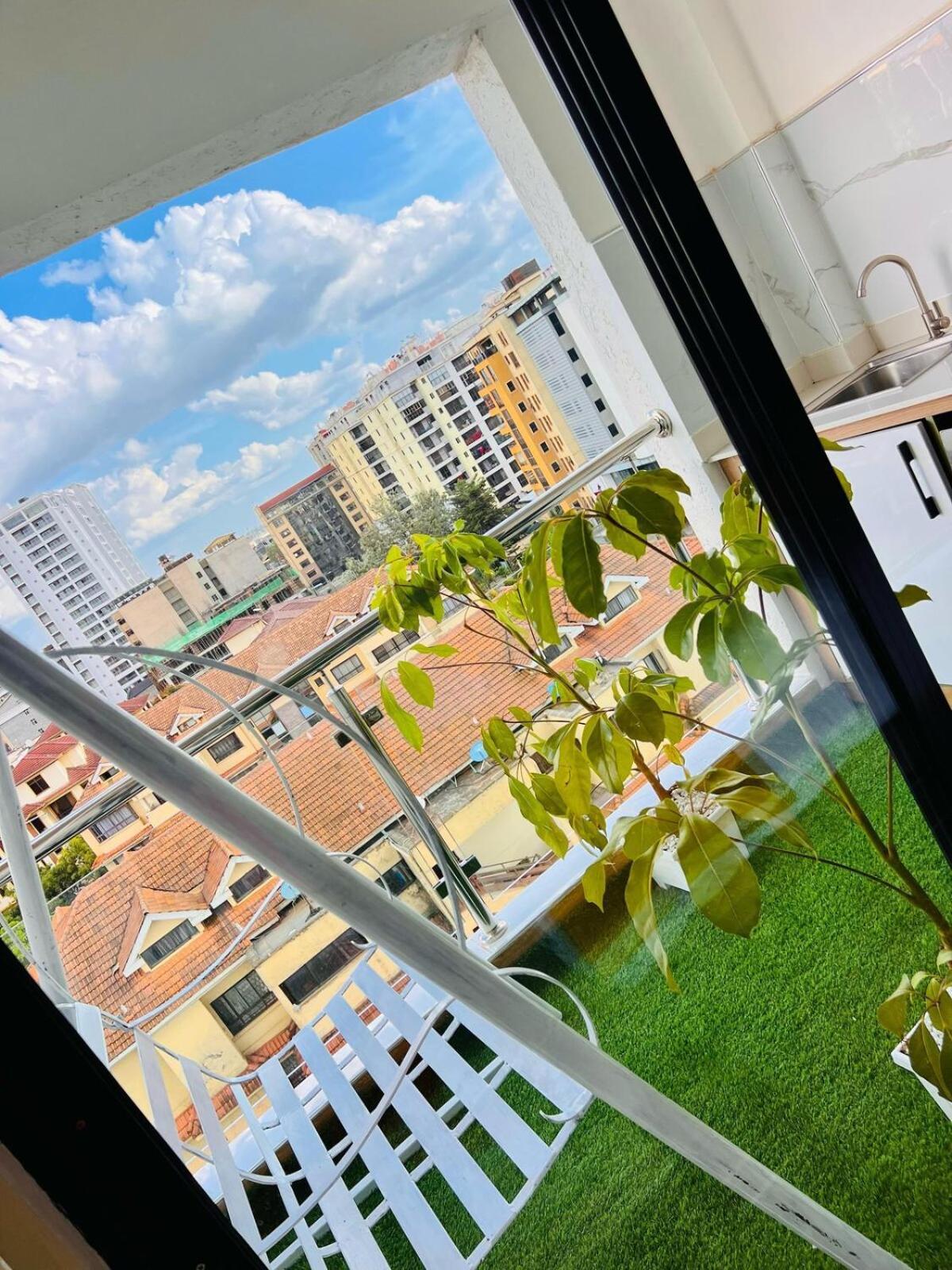 Apartment Haven Luxe Aptmnt Kilimani, Wood Avenue 1bdr *
