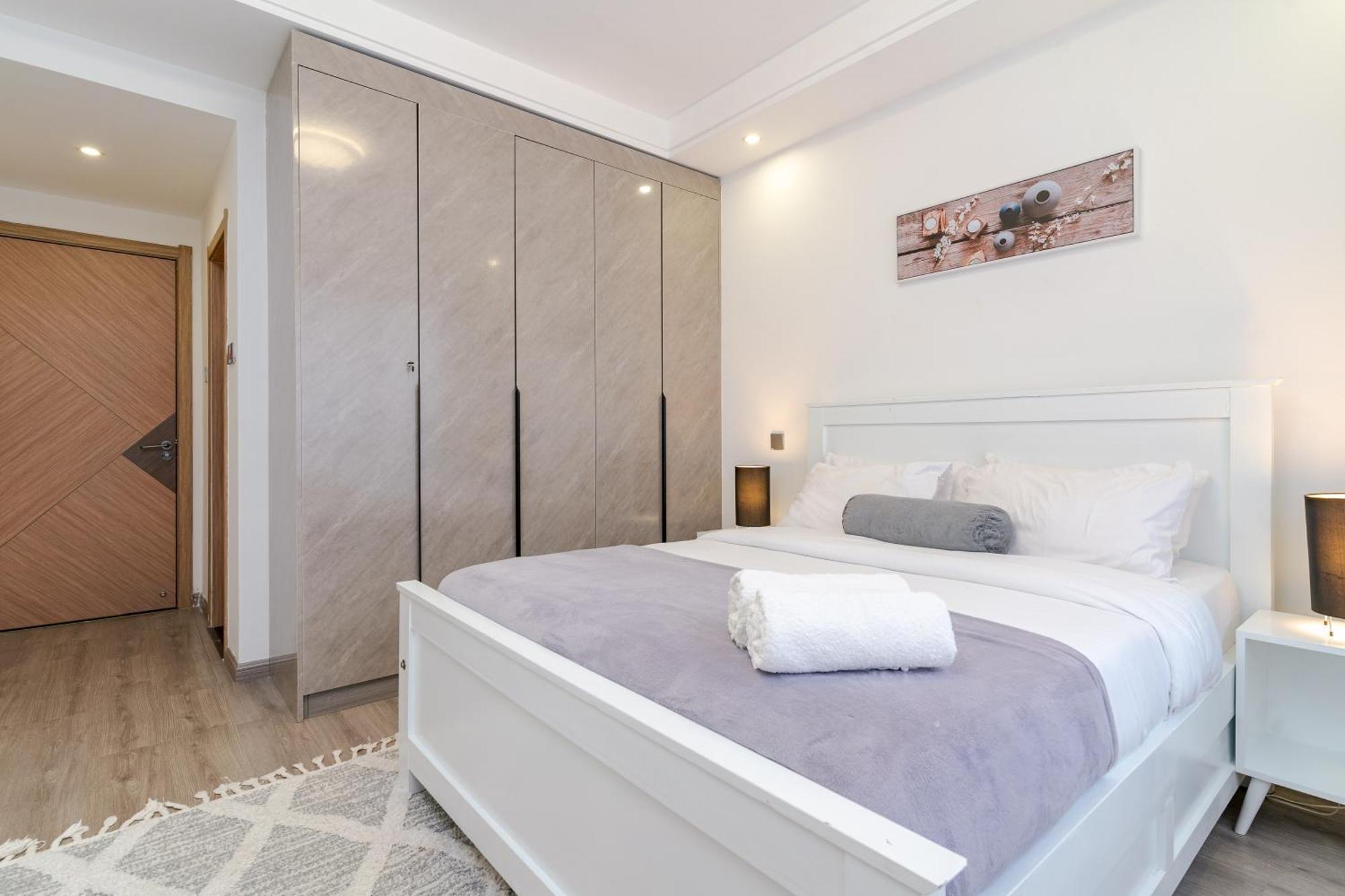 Stylish 2bdr At 108 Riverside *