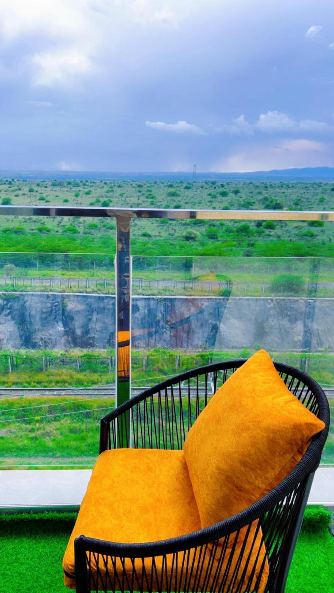 Caster Jkia Apartment