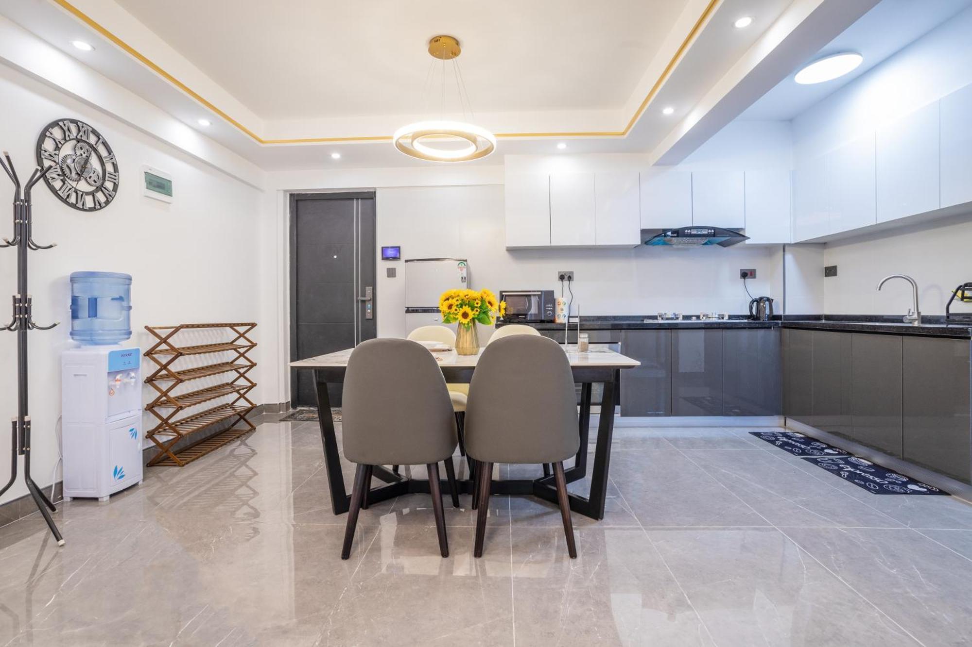 Sky High Luxe - Elegant 2br With Views Apartment Nairobi