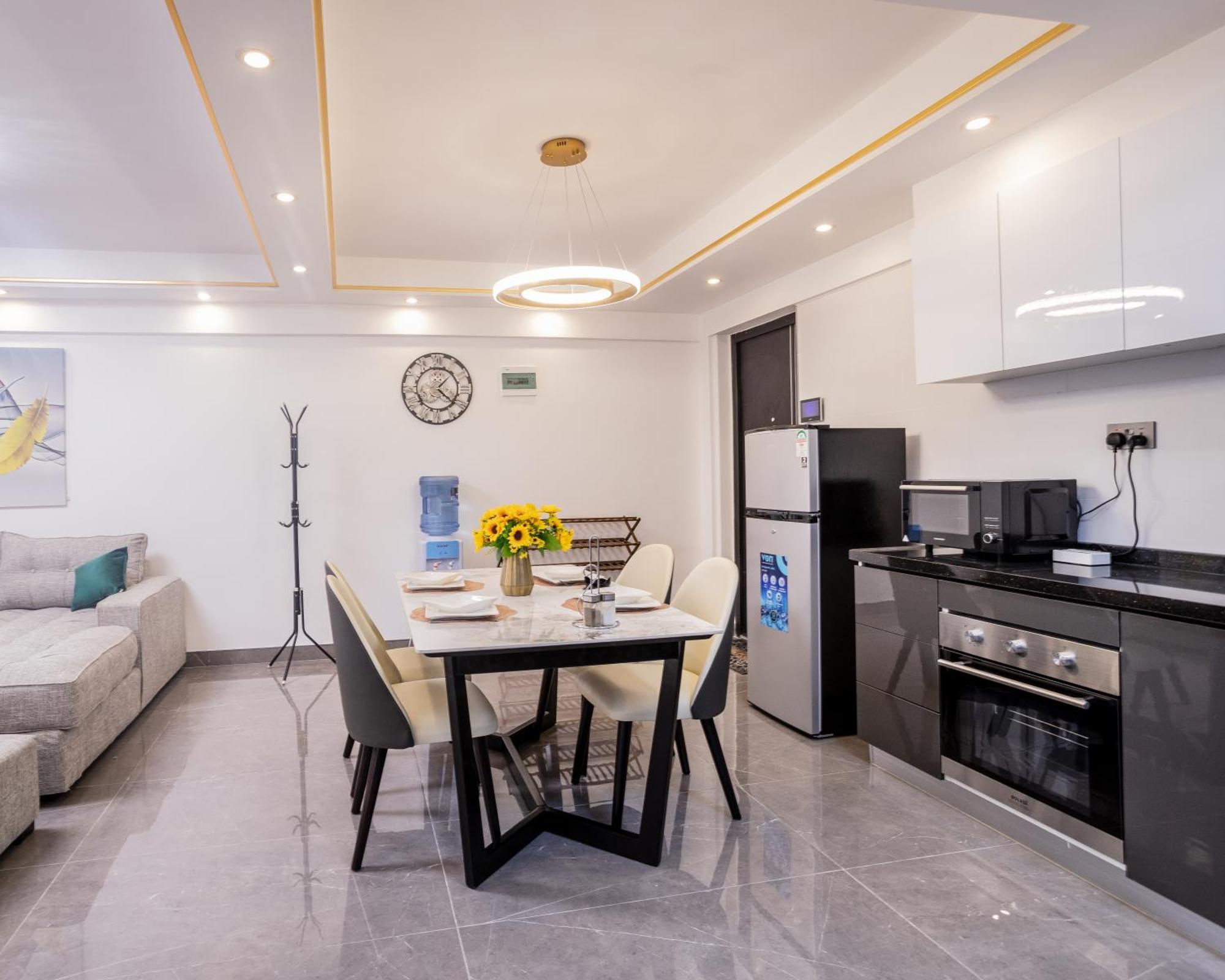 Sky High Luxe - Elegant 2br With Views Apartment Nairobi