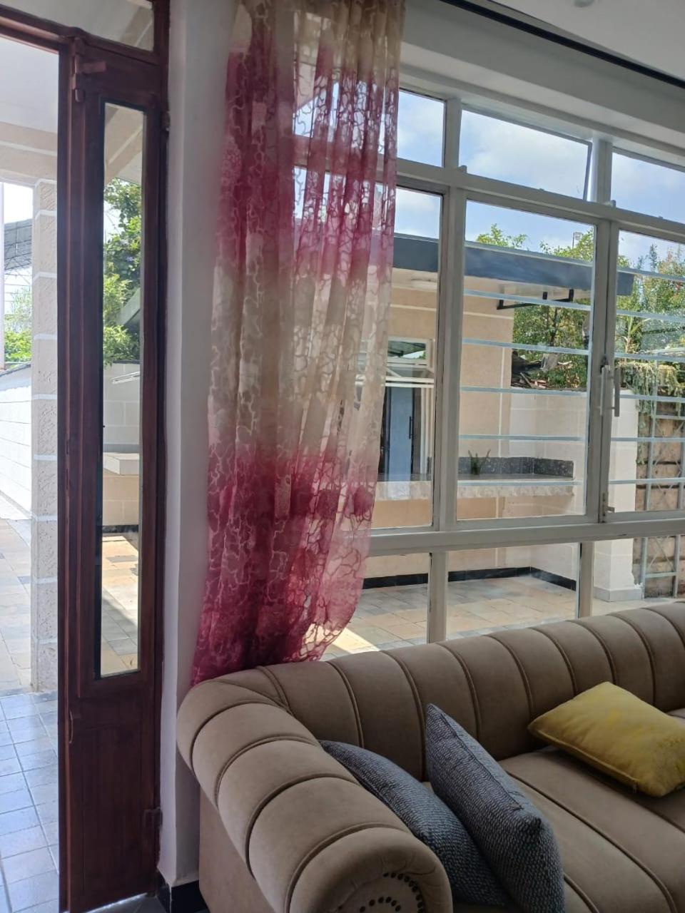 Lux Utawala Family House Holiday home Nairobi