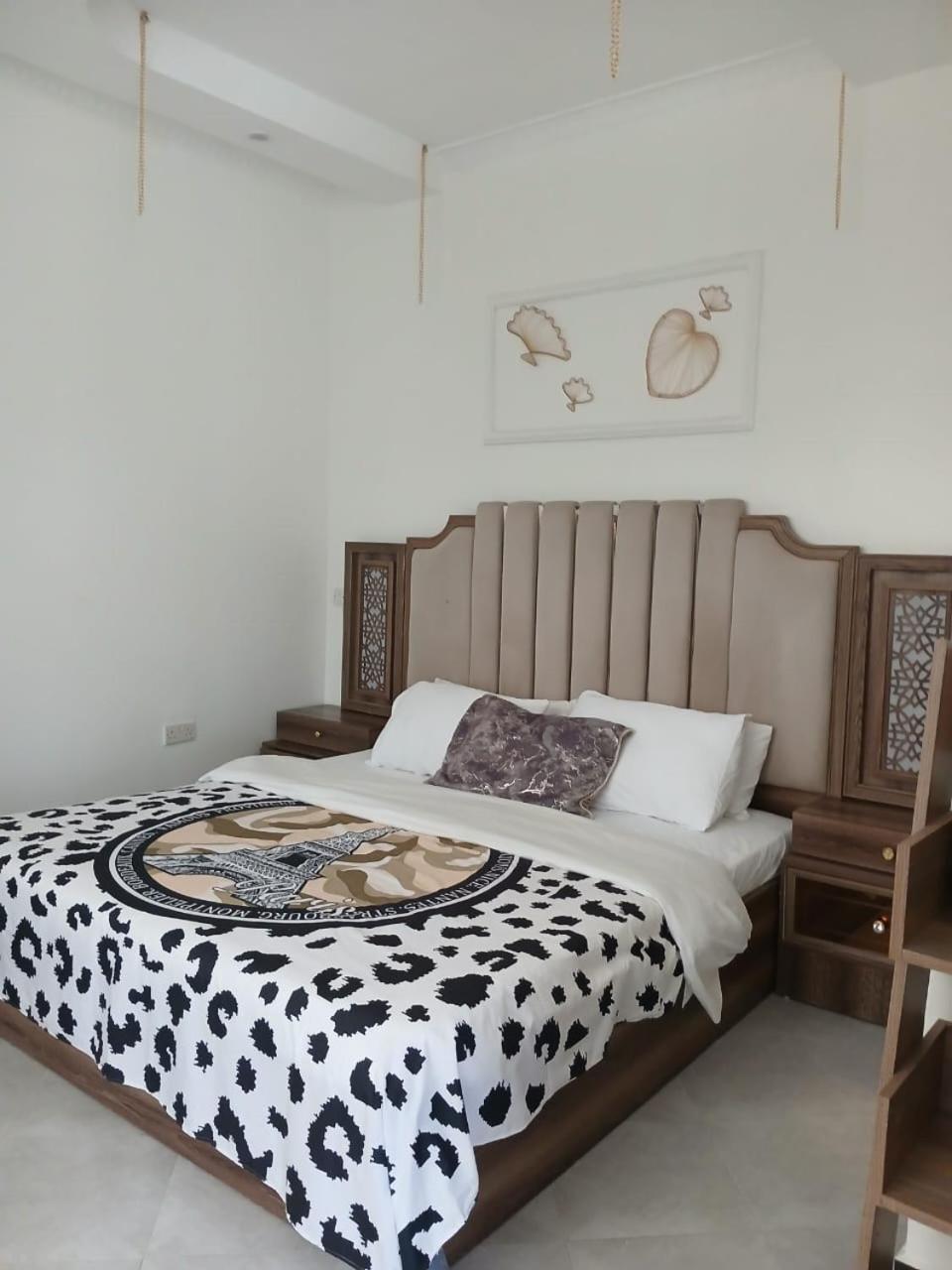 Lux Utawala Family House Holiday home