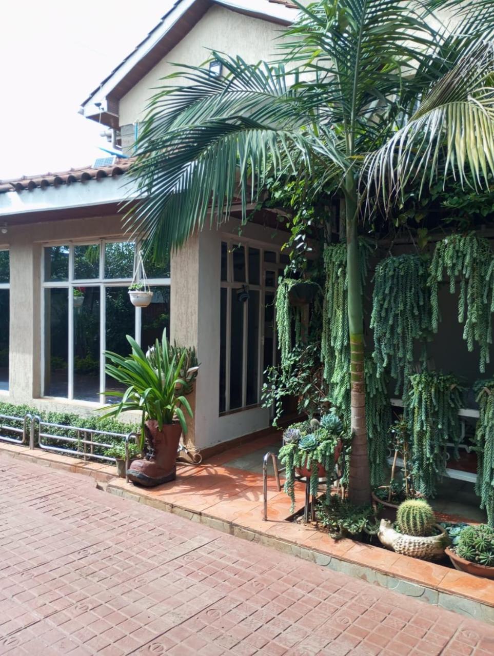 Lux Utawala Family House Nairobi