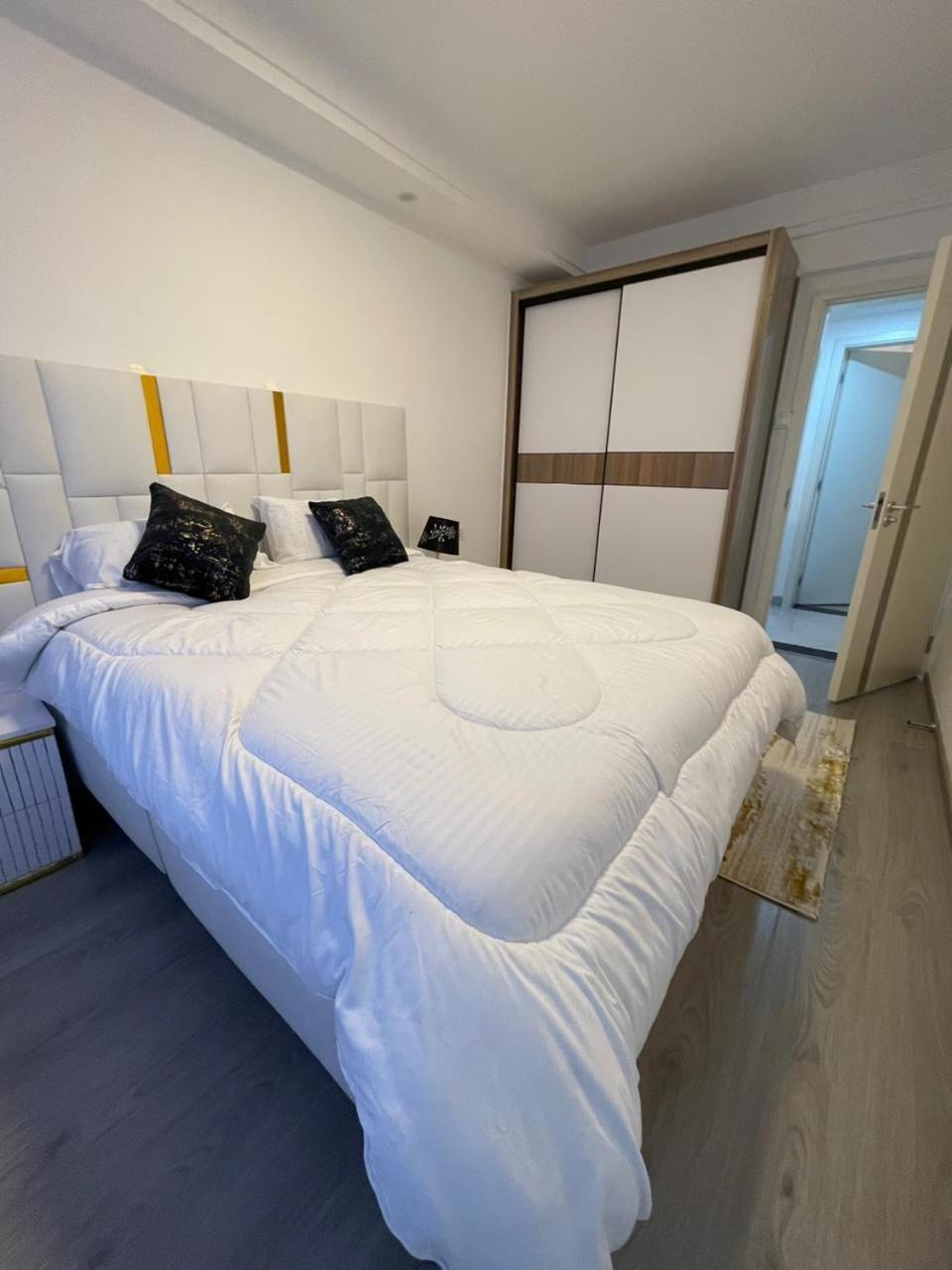 Apartment Gold Park 3 Bedroom