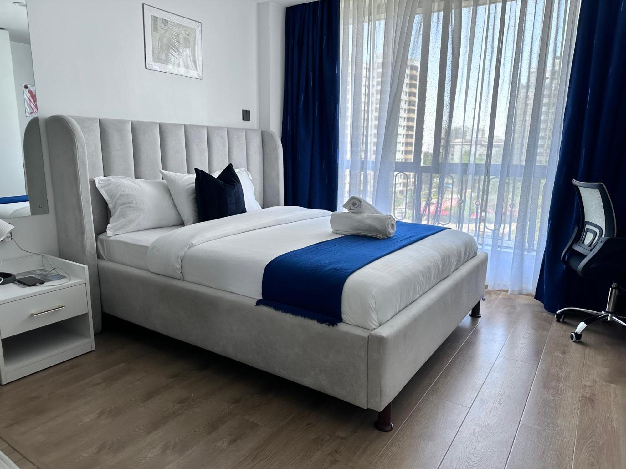 Luxurious Haven - Himalaya Heights Apartment *