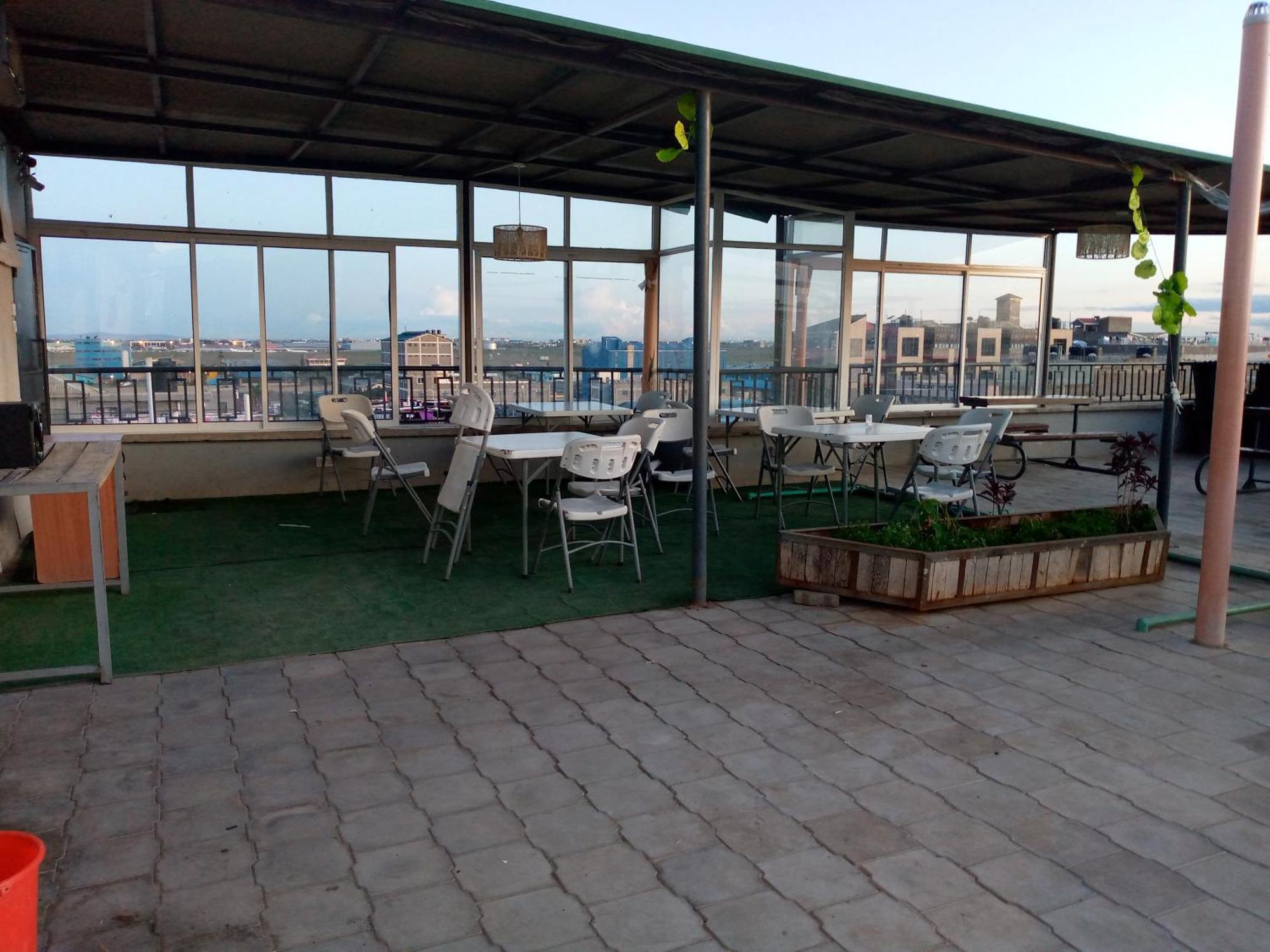 Rew 28 * Nairobi