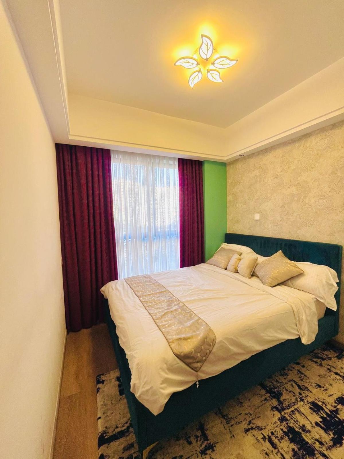 Apartment Modern Serviced,furnished 3 Bed To Let In Kilimani