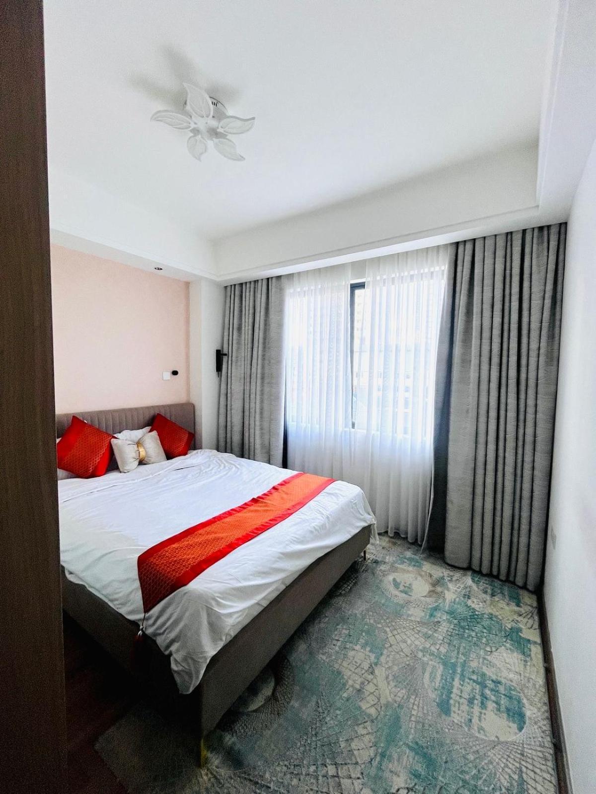 Apartment Modern Serviced,furnished 3 Bed To Let In Kilimani Nairobi