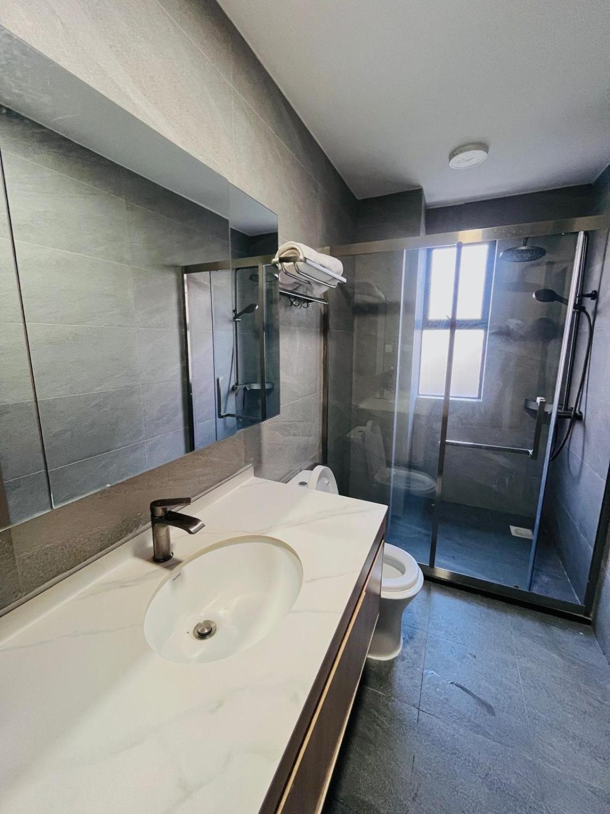 Modern Serviced,furnished 3 Bed To Let In Kilimani *