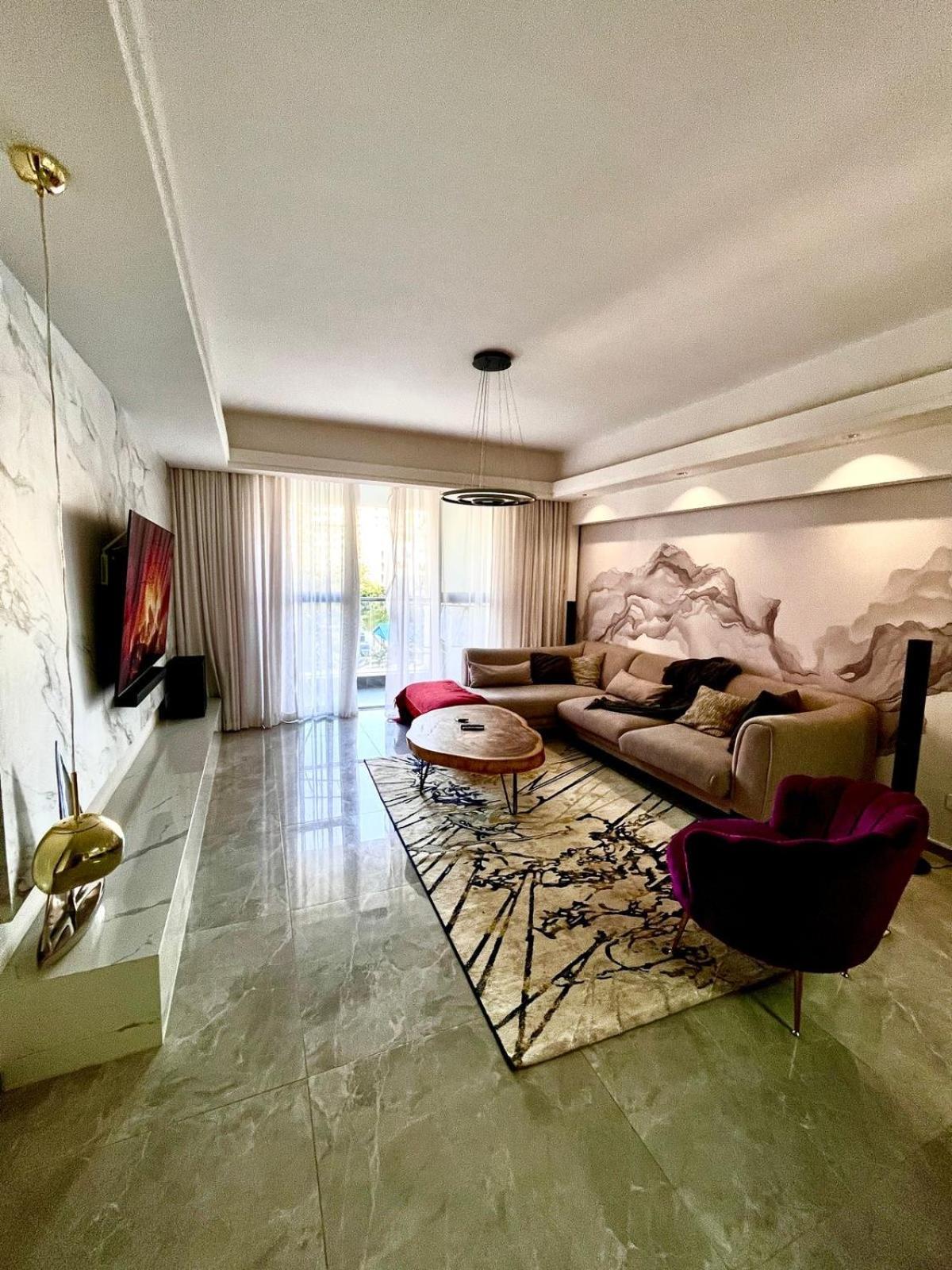 Apartment Modern Serviced,furnished 3 Bed To Let In Kilimani Nairobi