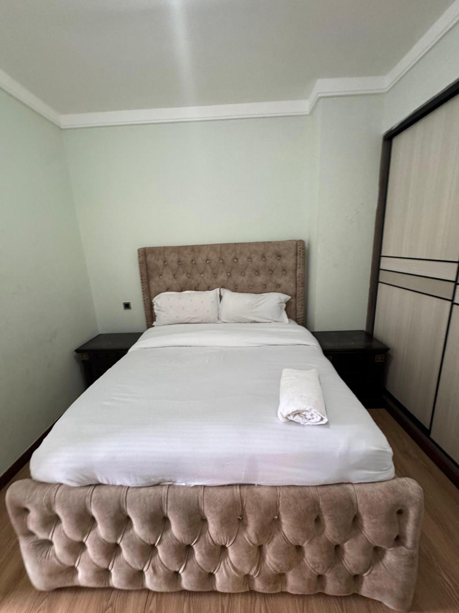 D Denis Garden Apartment