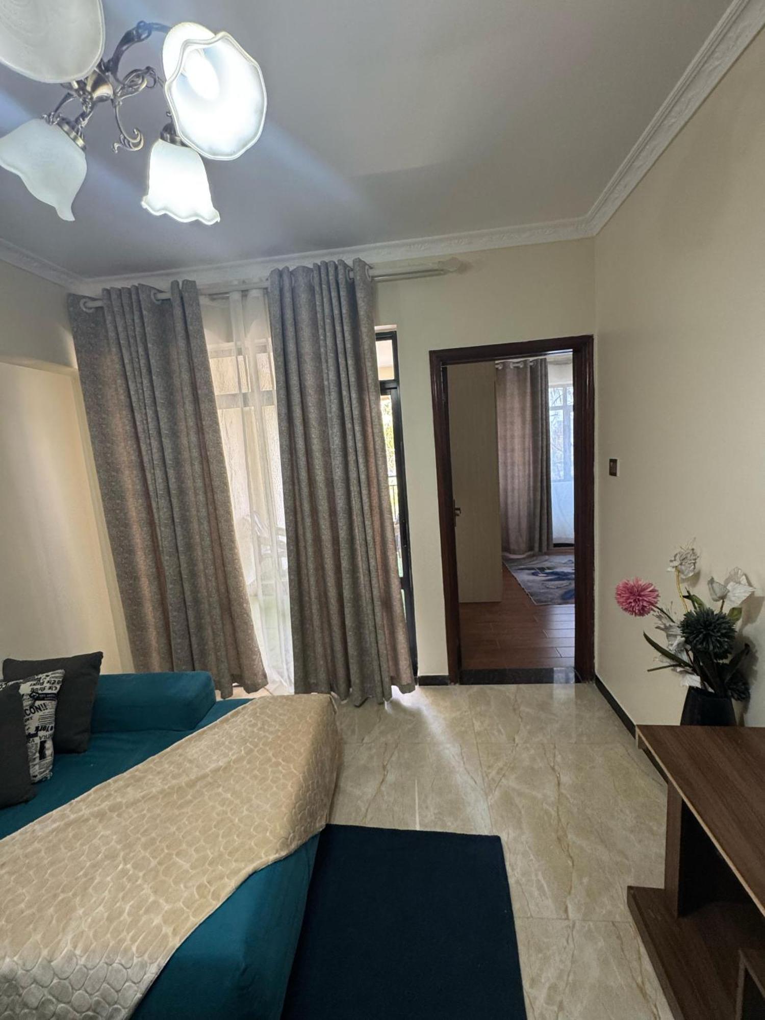 D Denis Garden Apartment *