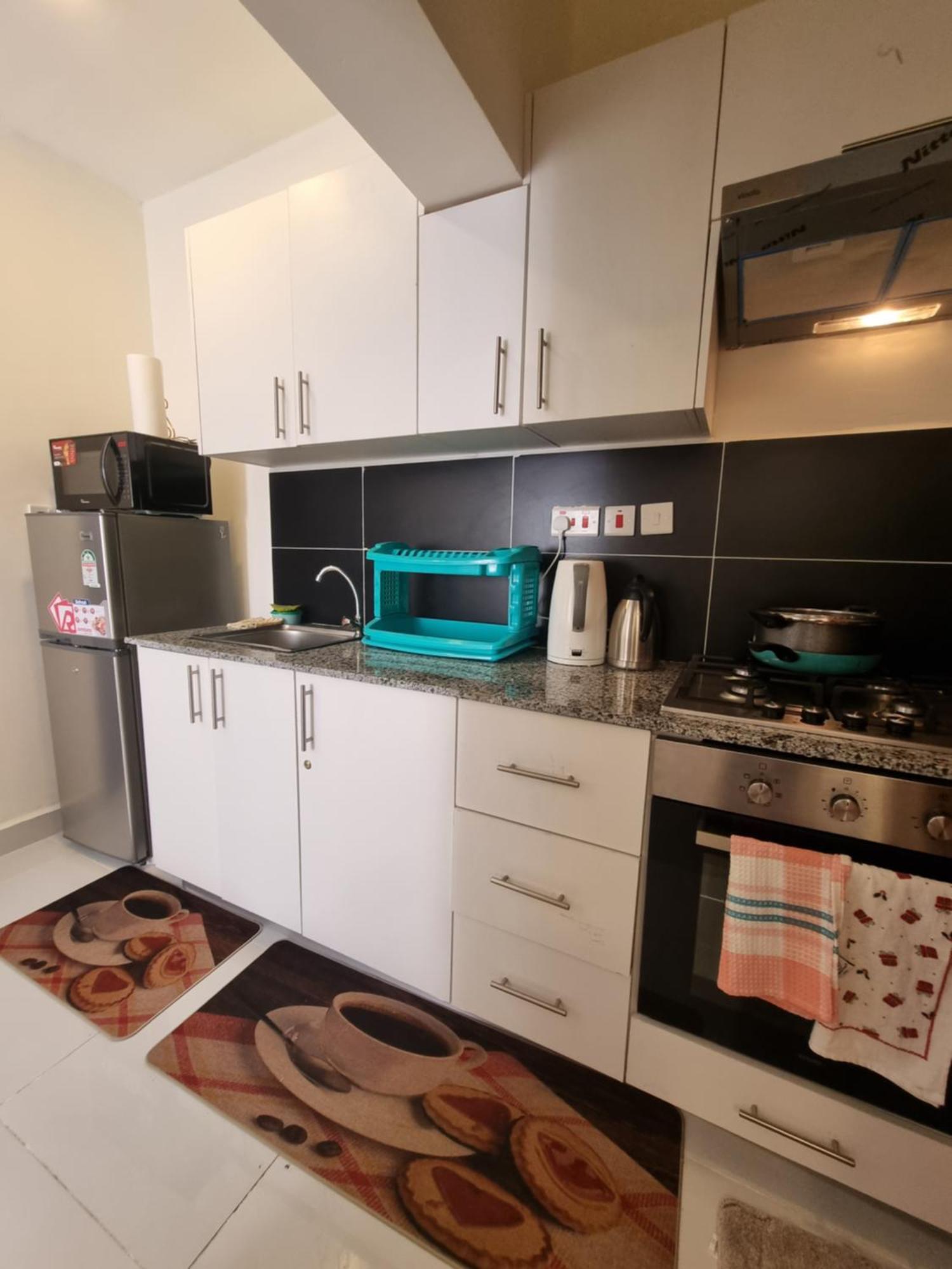 Luxore Apartments, Airport View Apartment