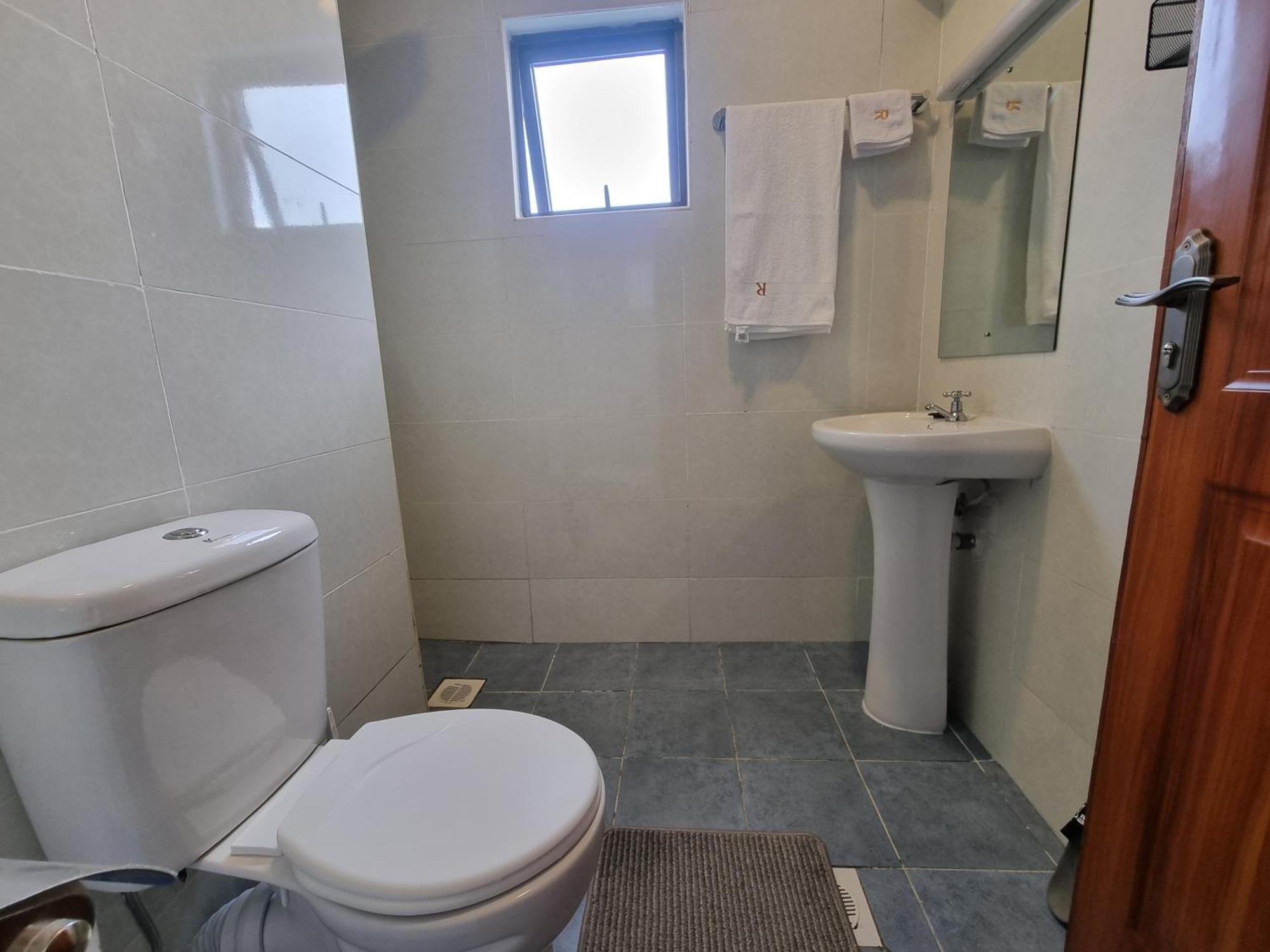 Luxore Apartments, Airport View * Nairobi