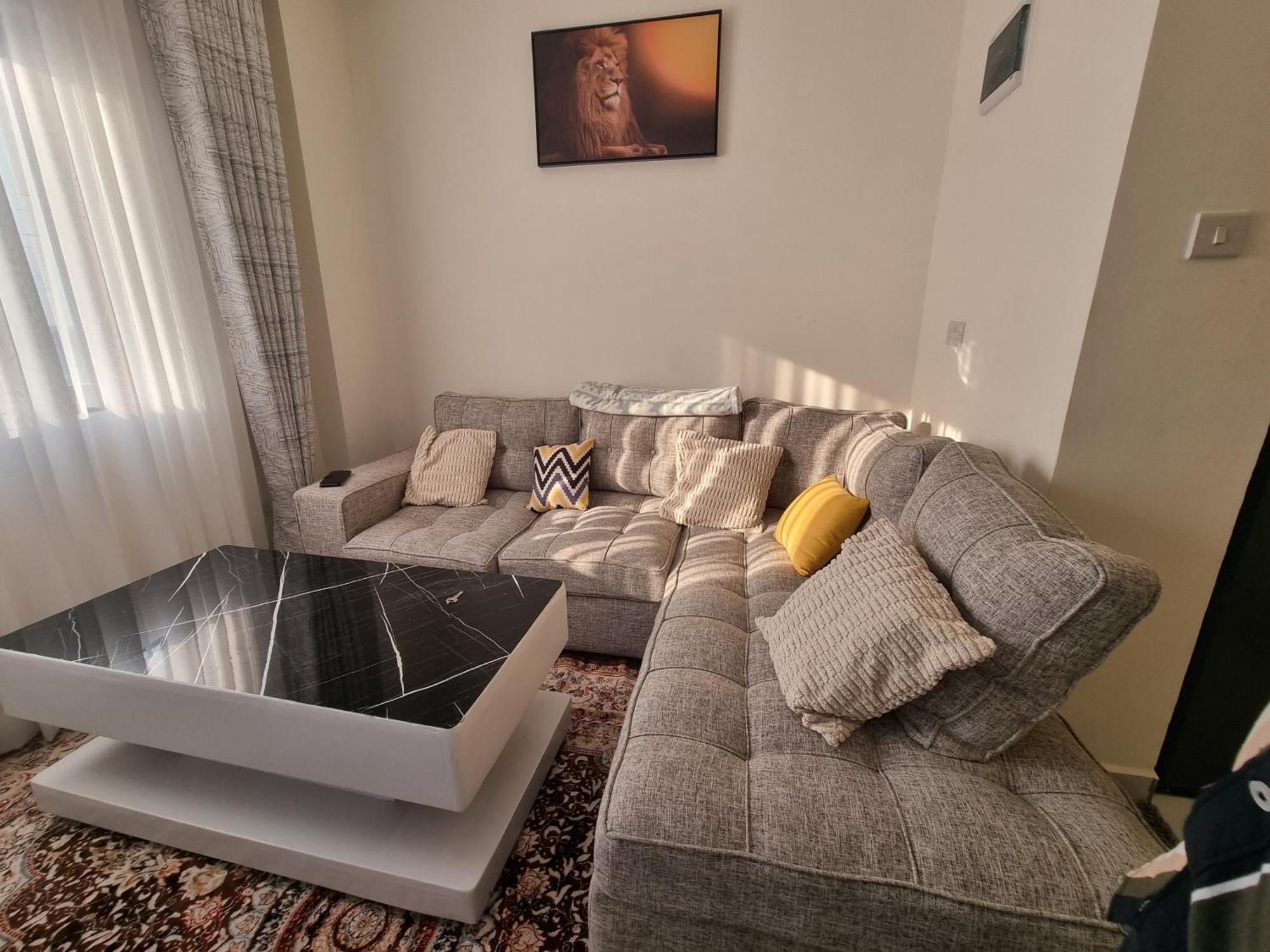 Luxore Apartments, Airport View Apartment *